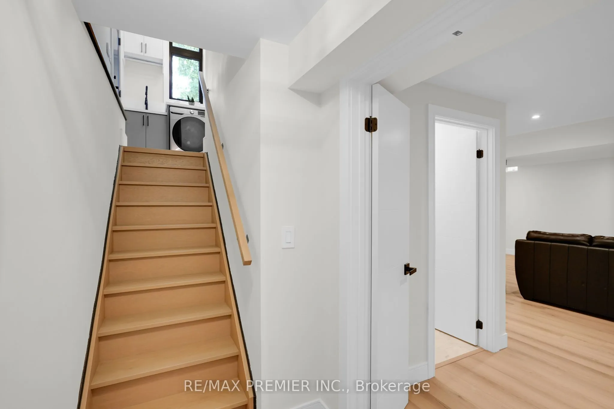 19 Polo Crescent