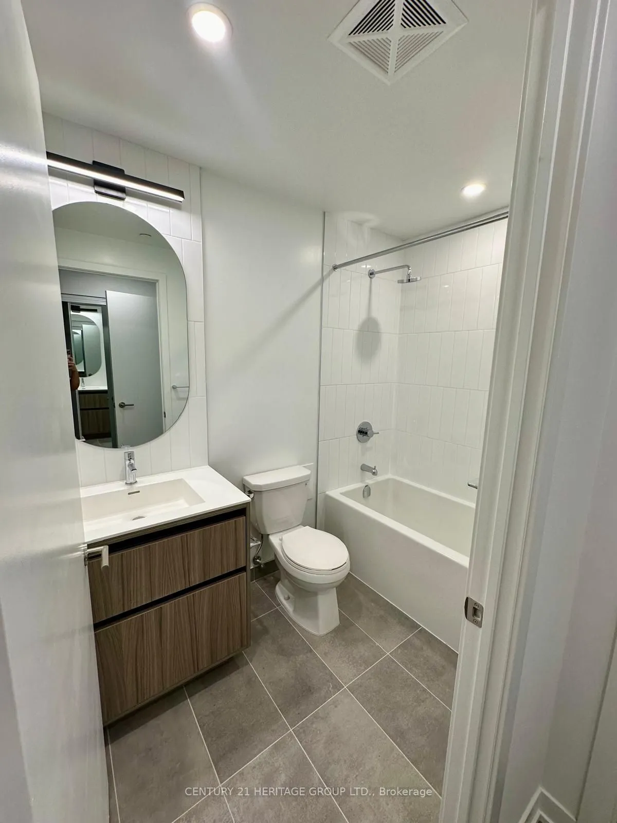7950 Bathurst Street, #A328