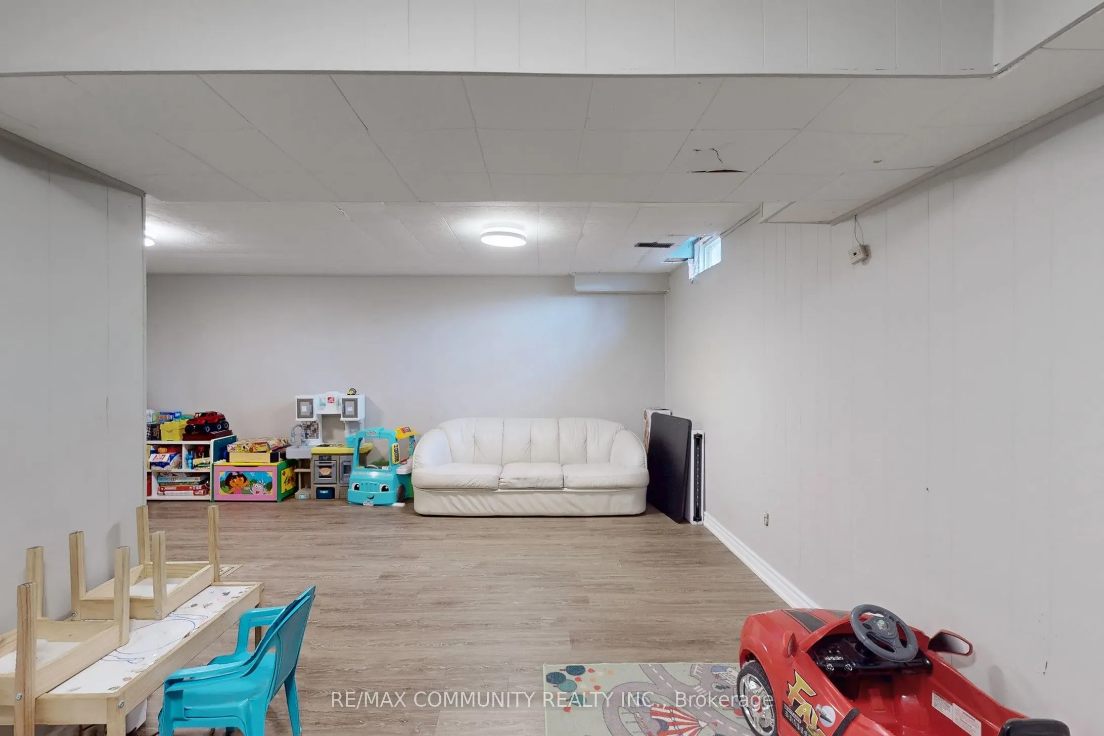 18 Knightsbridge Way, #9