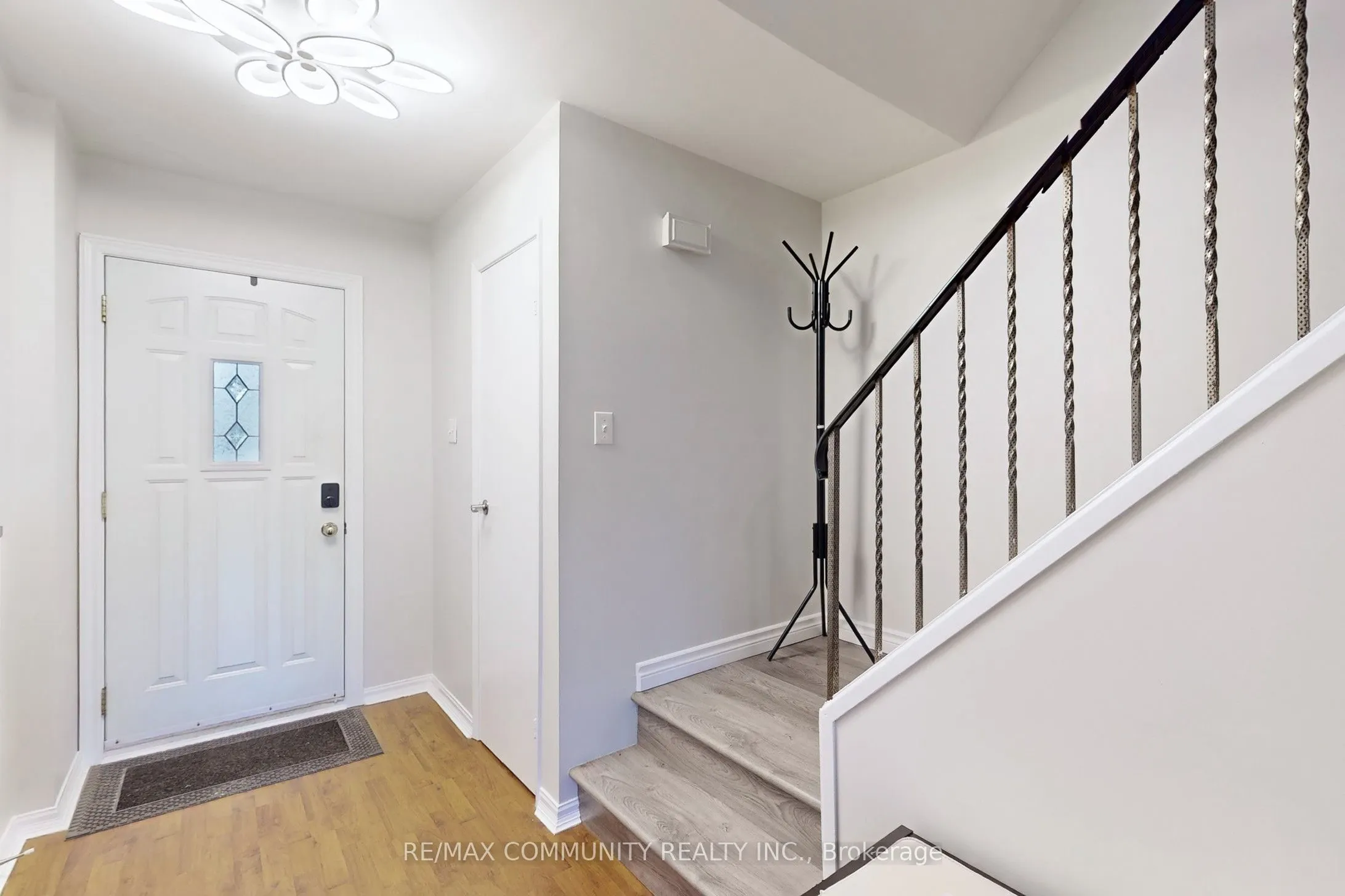 18 Knightsbridge Way, #9