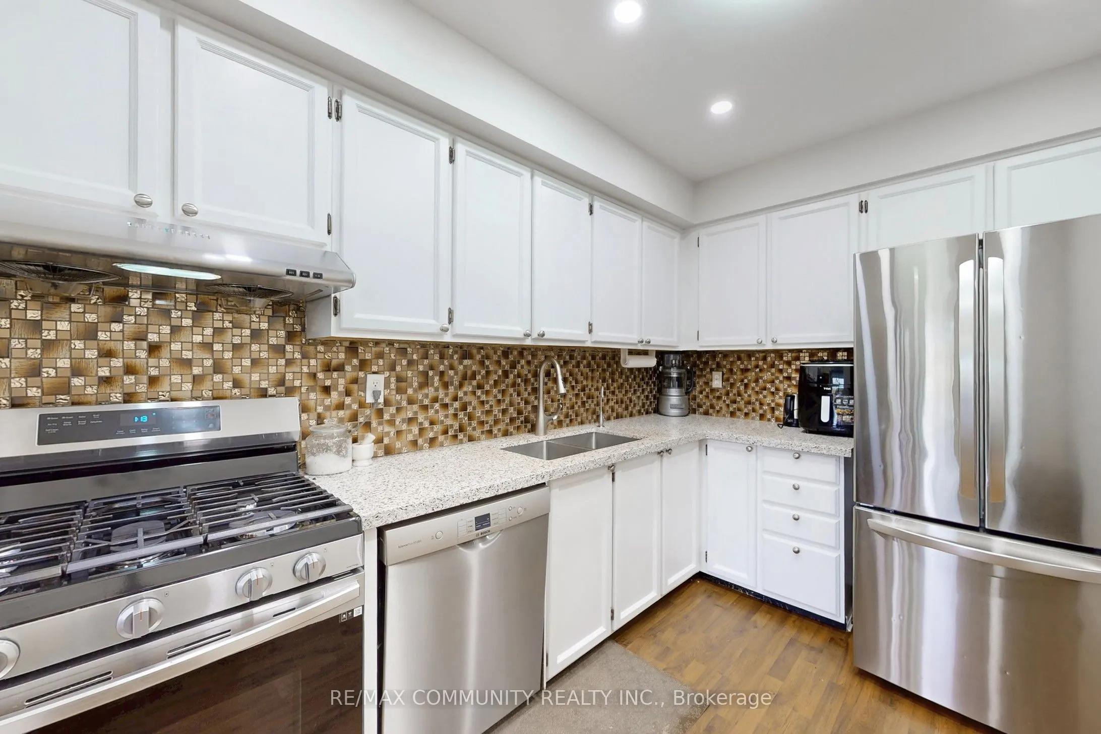18 Knightsbridge Way, #9