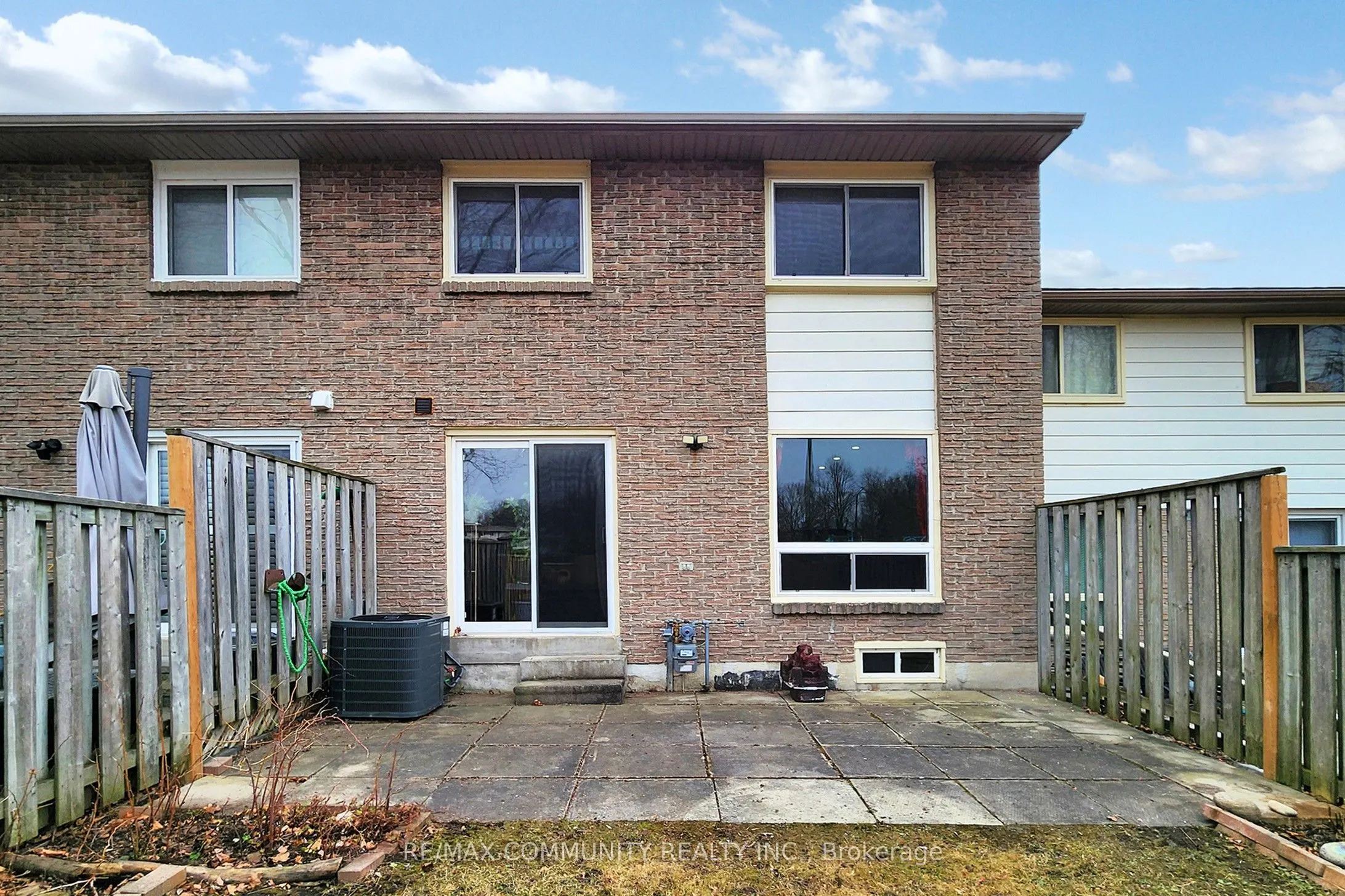 18 Knightsbridge Way, #9