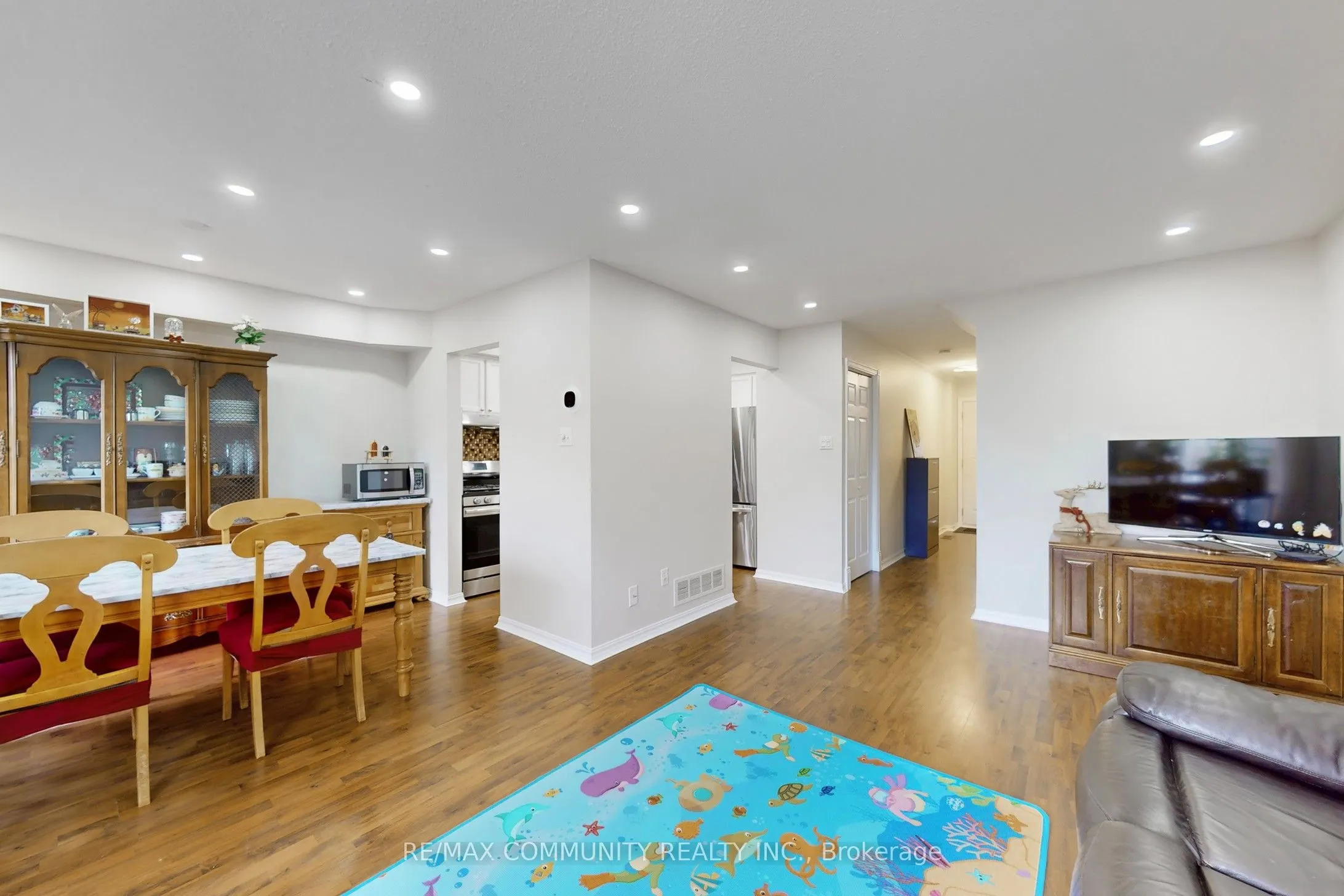 18 Knightsbridge Way, #9