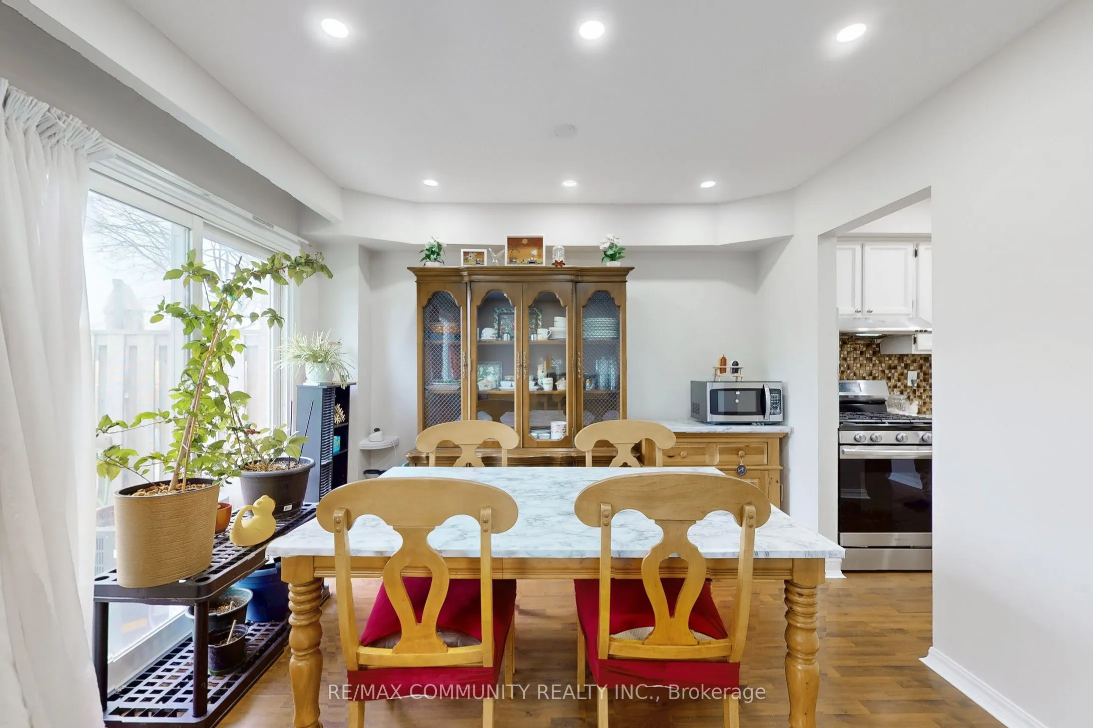 18 Knightsbridge Way, #9