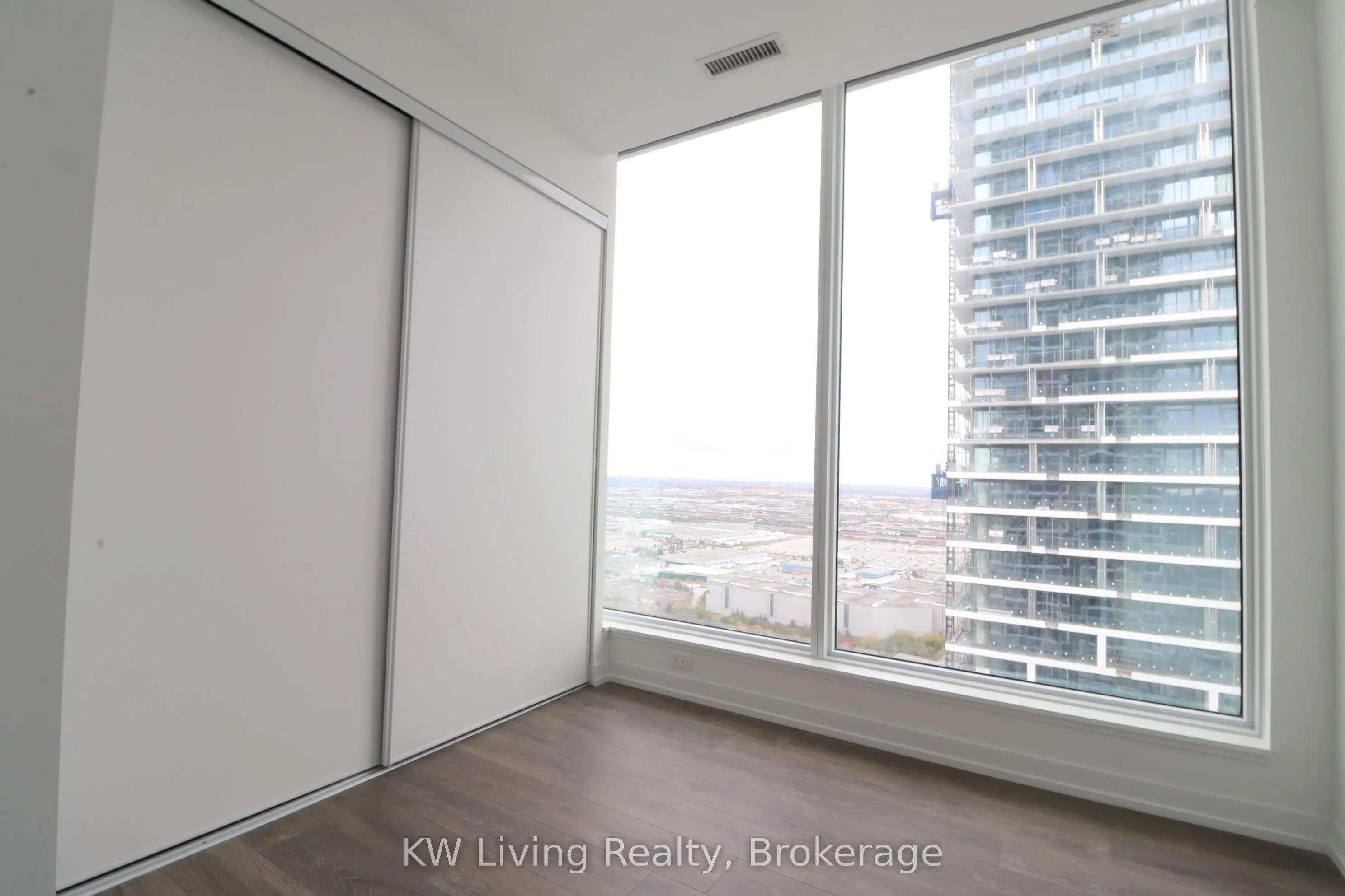 898 Portage Parkway, #4302