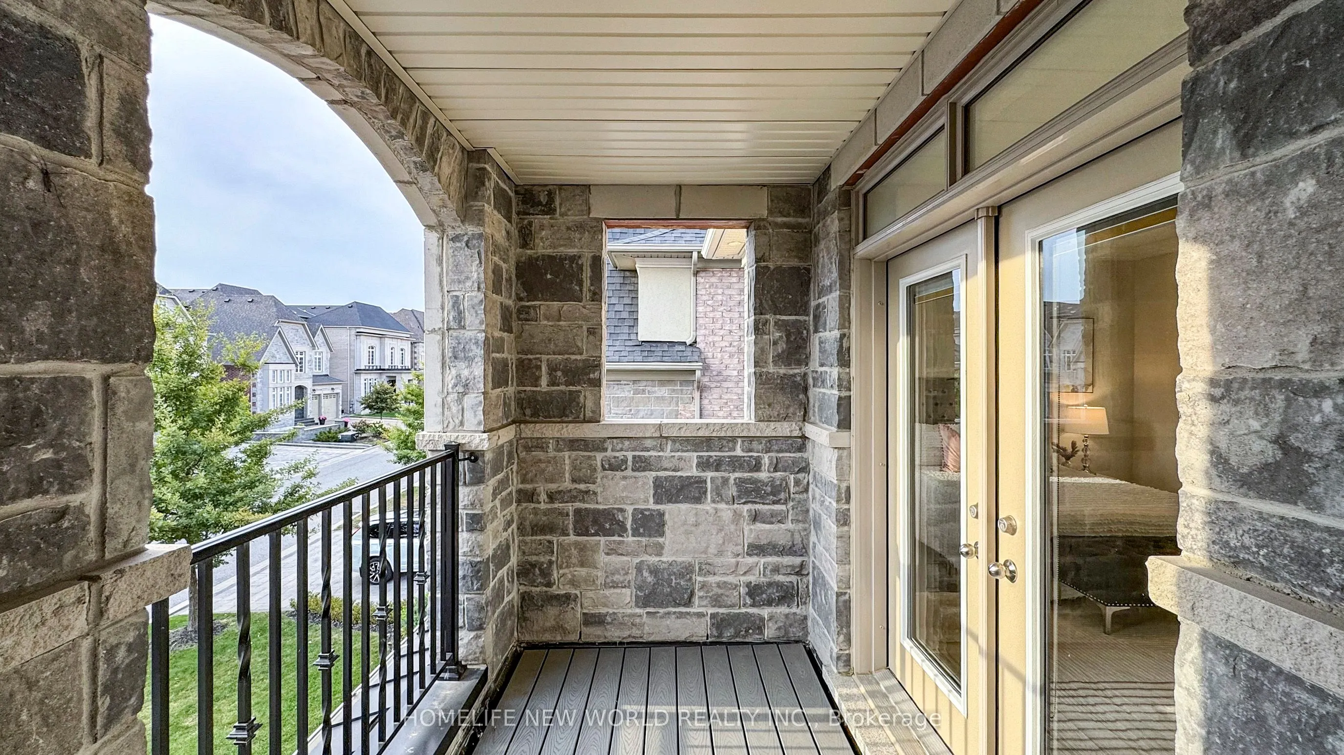 27 Apiary Gate