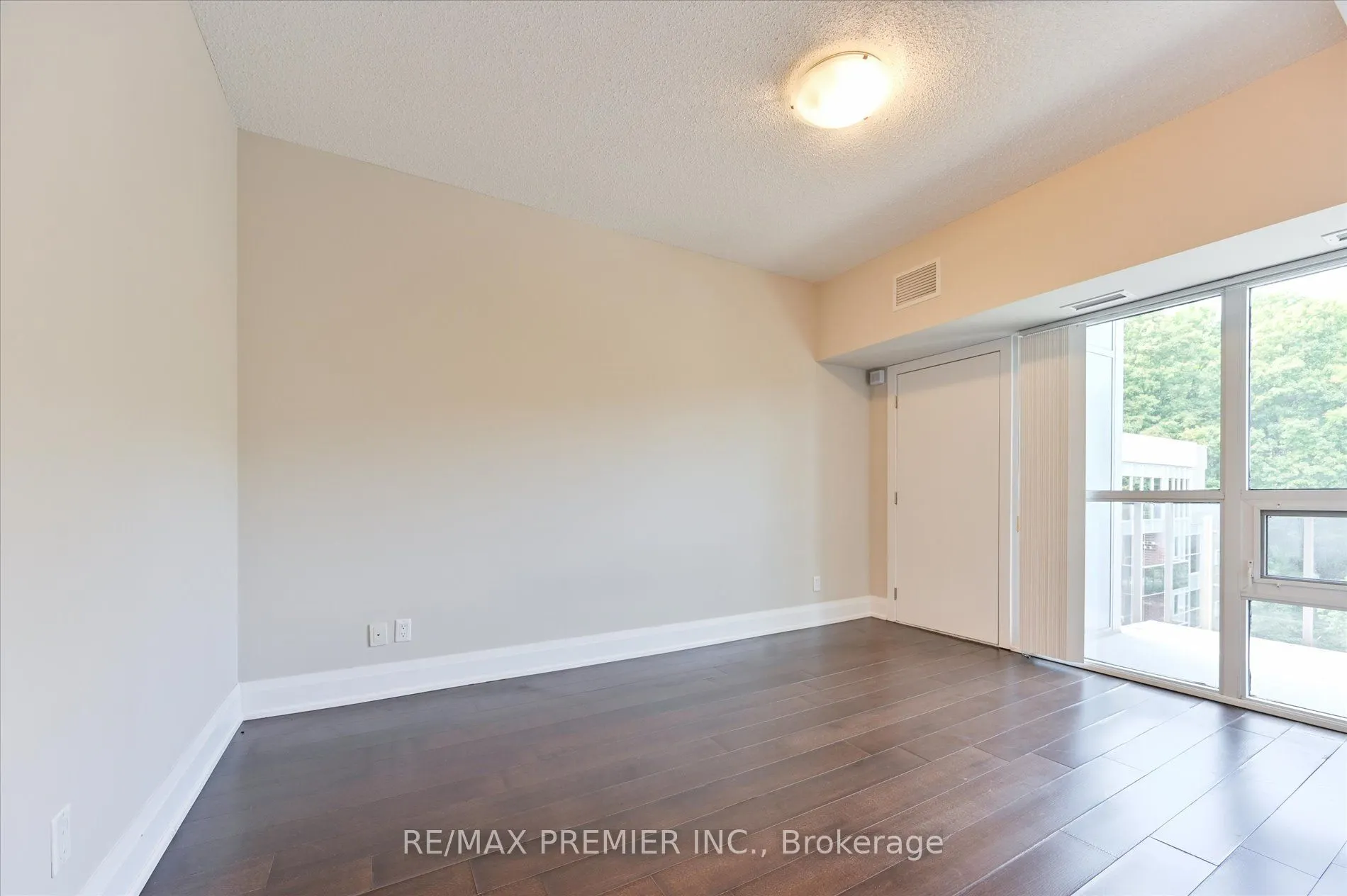 8302 Islington Avenue, #517