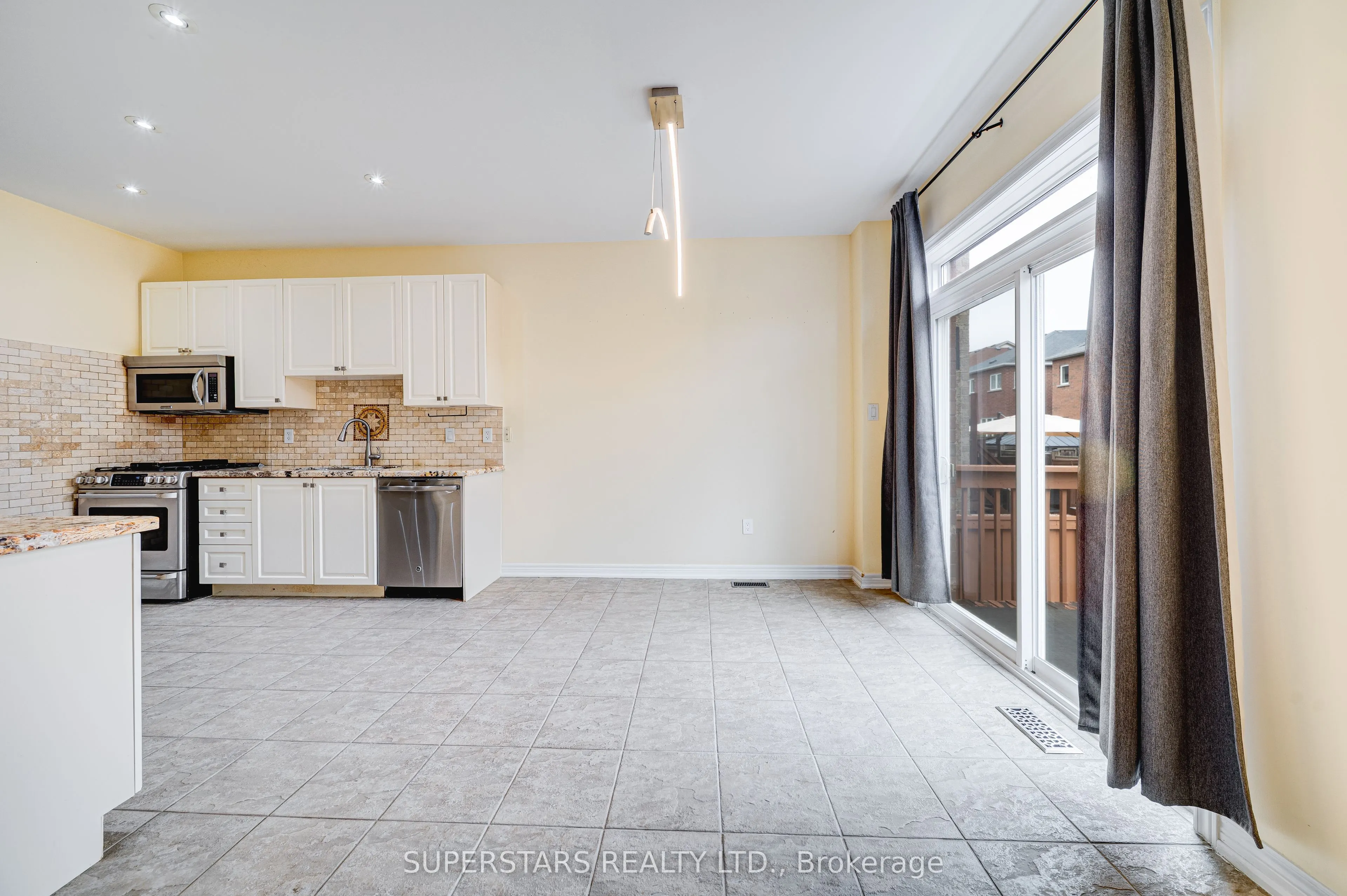 106 White Beach Crescent