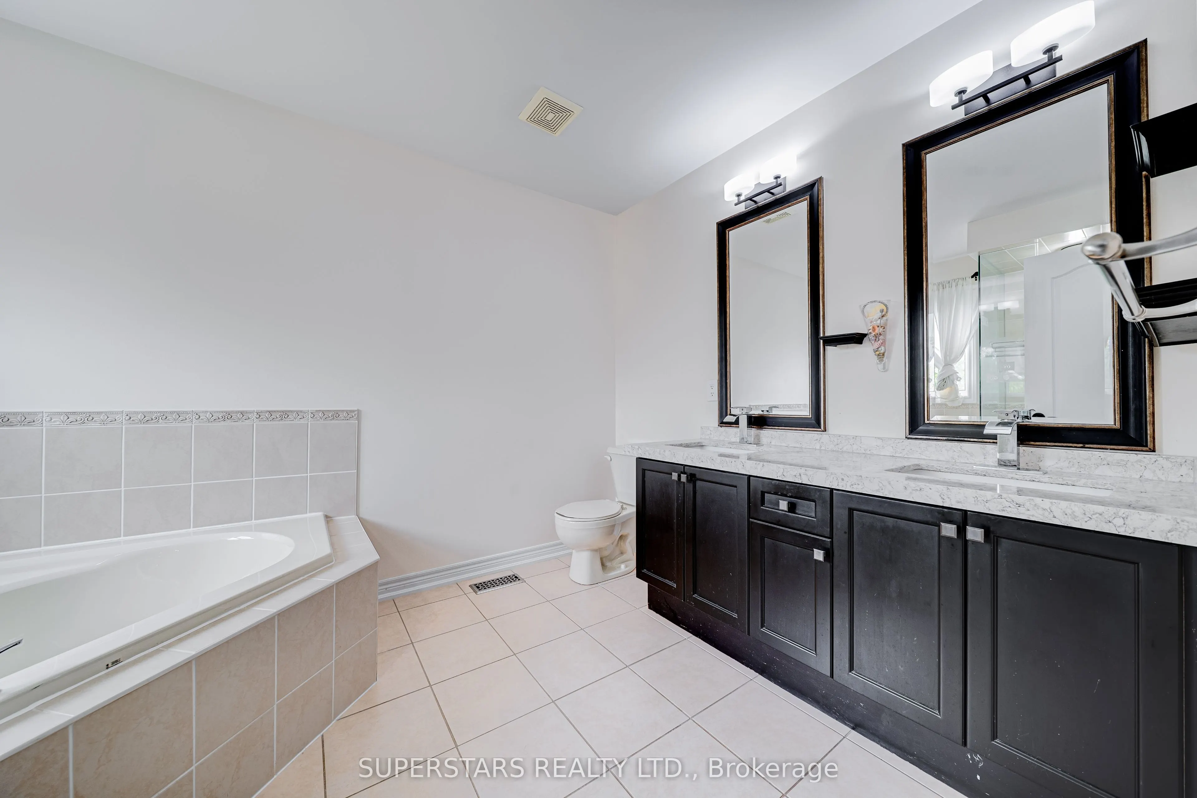 106 White Beach Crescent