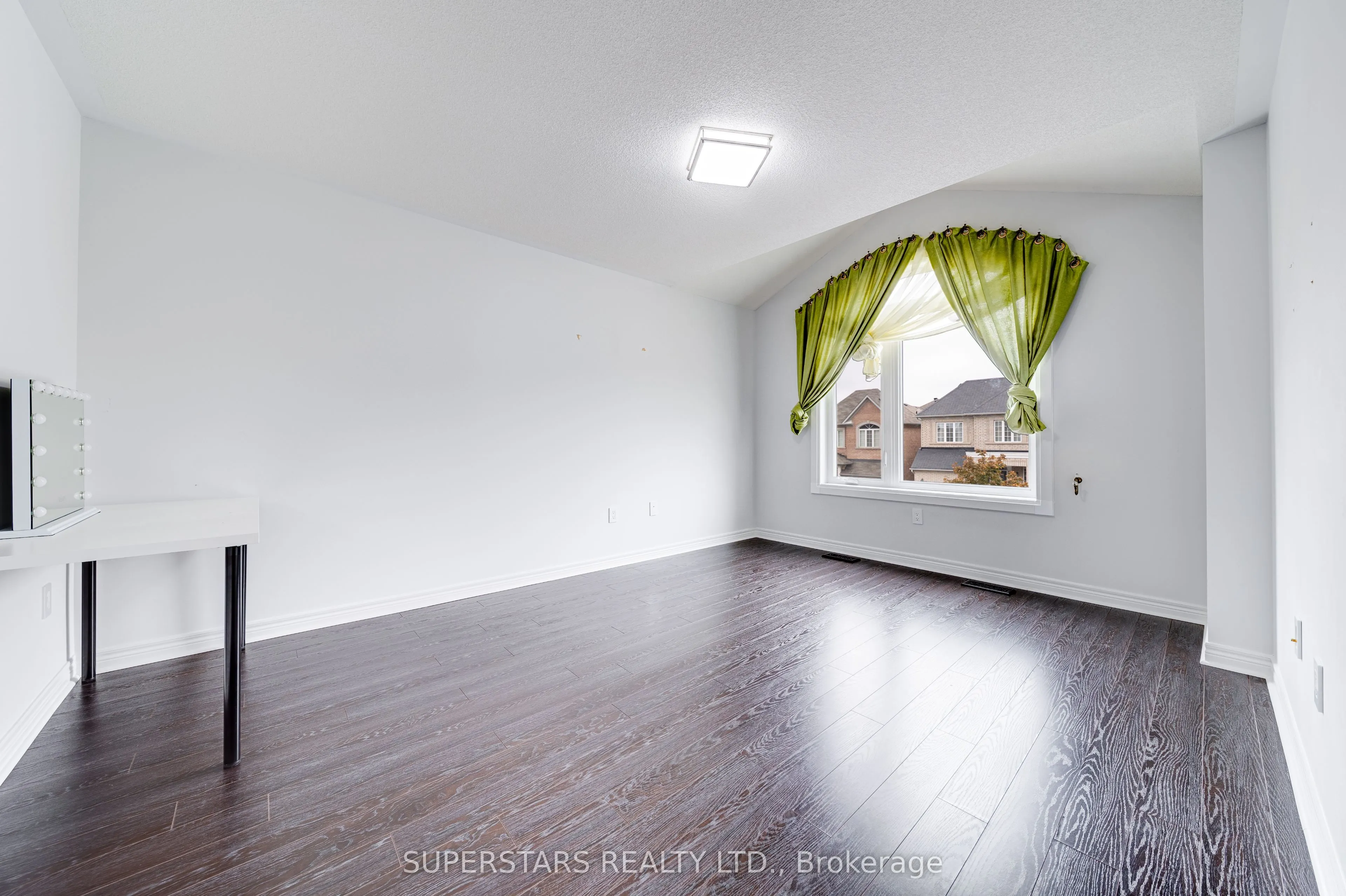106 White Beach Crescent