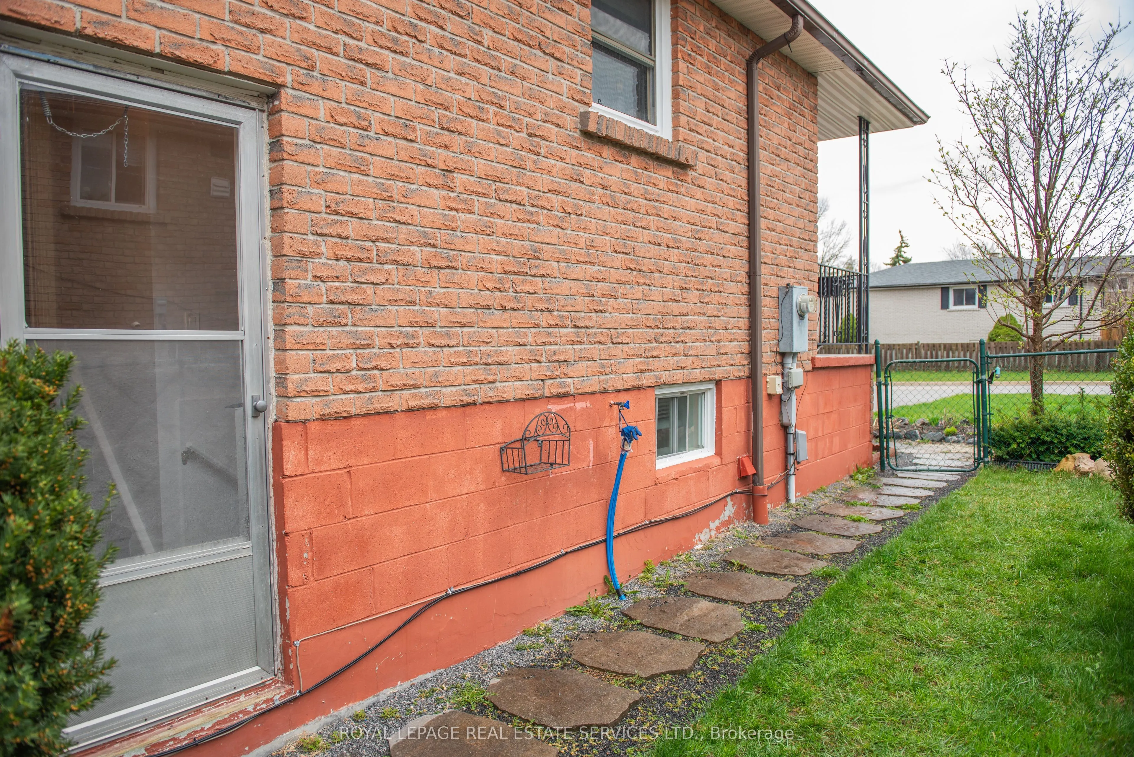 5 Maple Court, #Lower Level