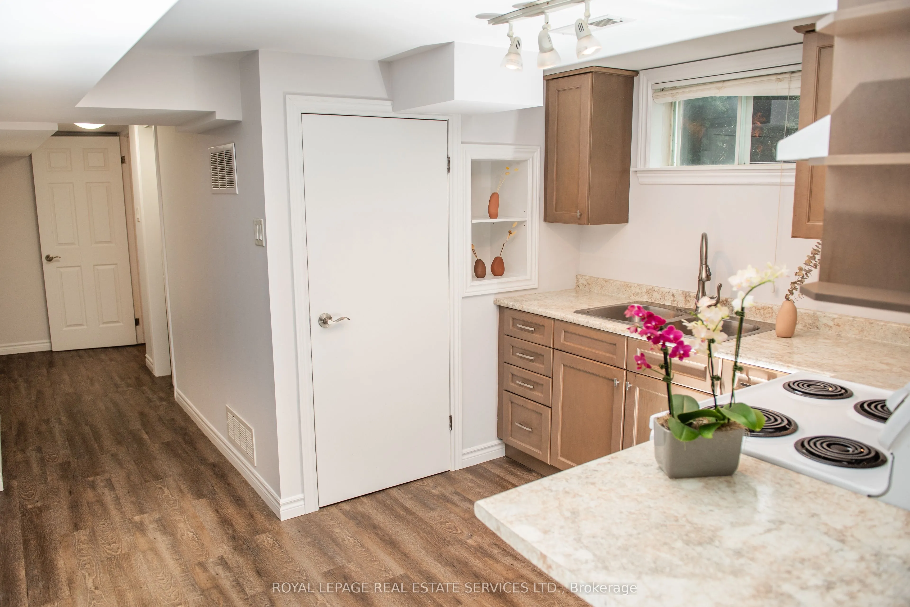 5 Maple Court, #Lower Level