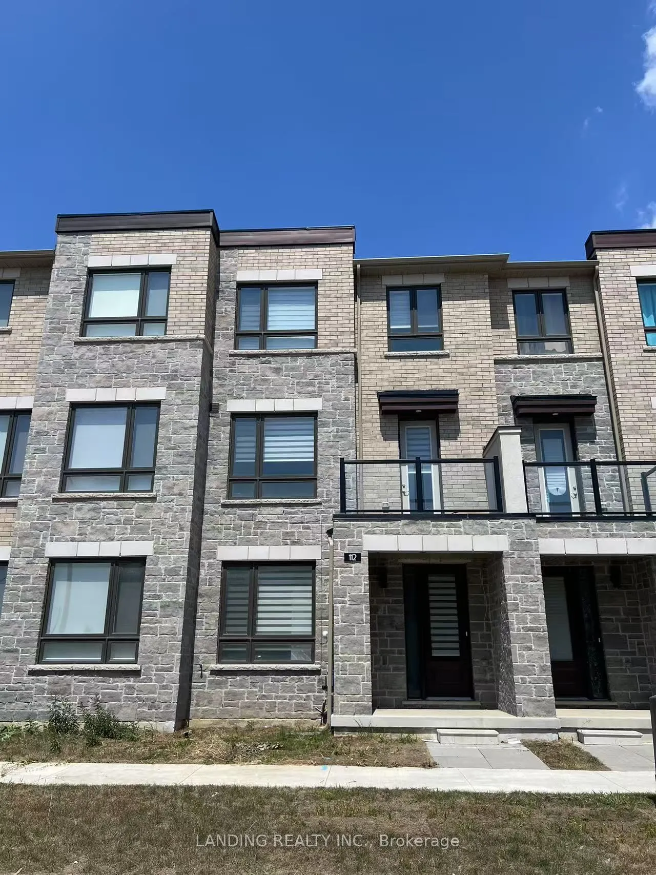 112 Robert Eaton Avenue W