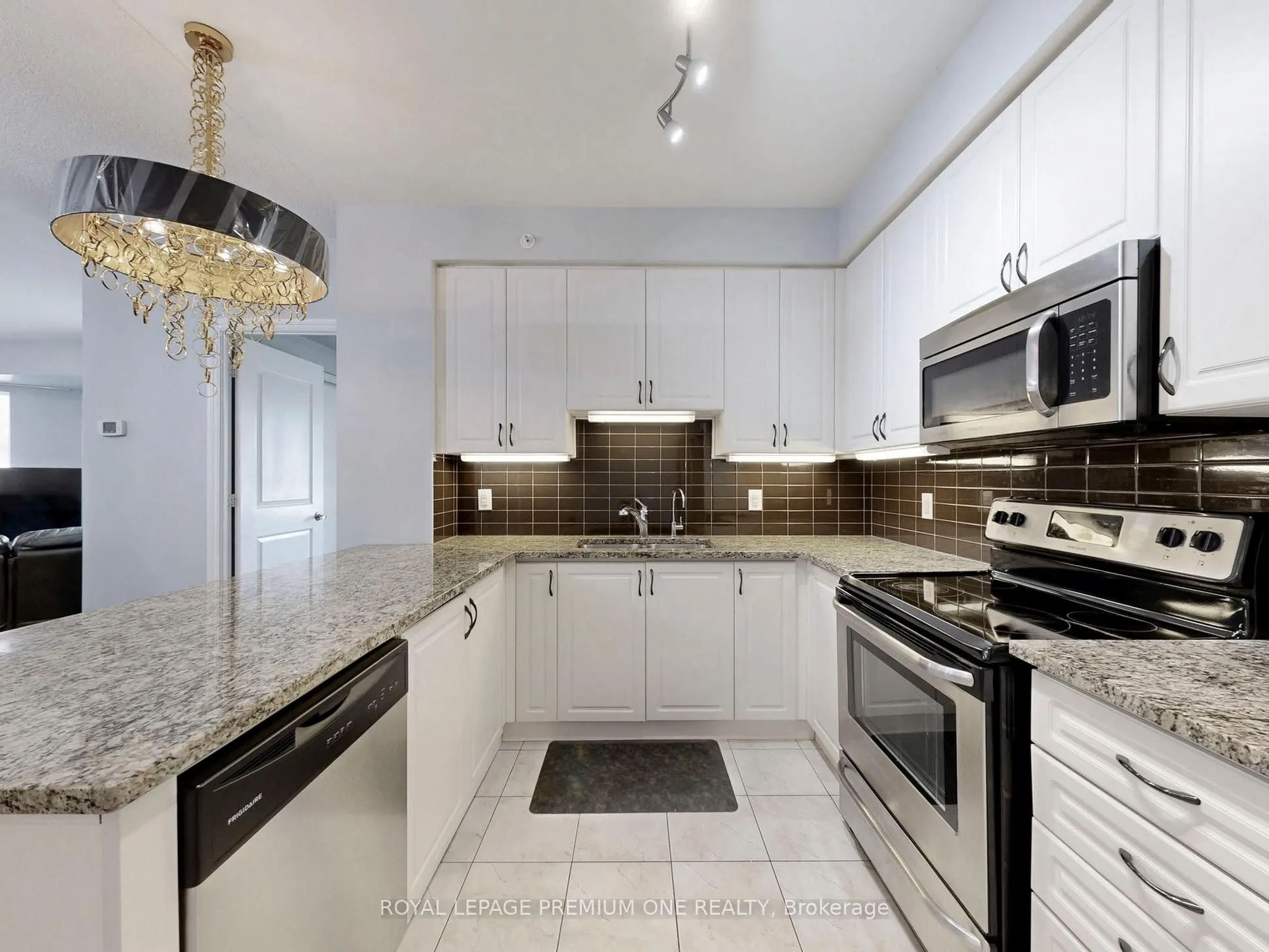 9255 Jane Street, #1202