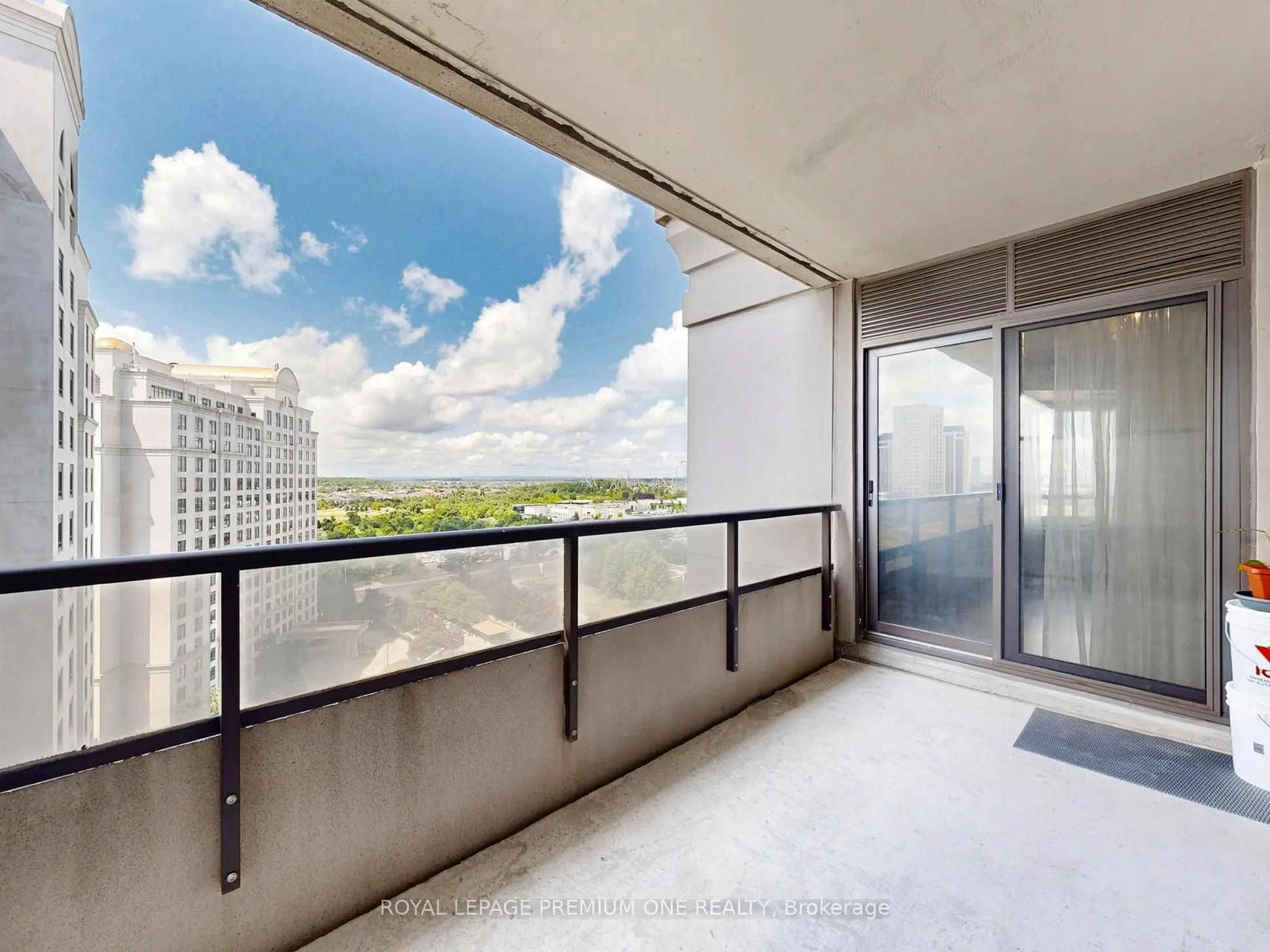 9255 Jane Street, #1202