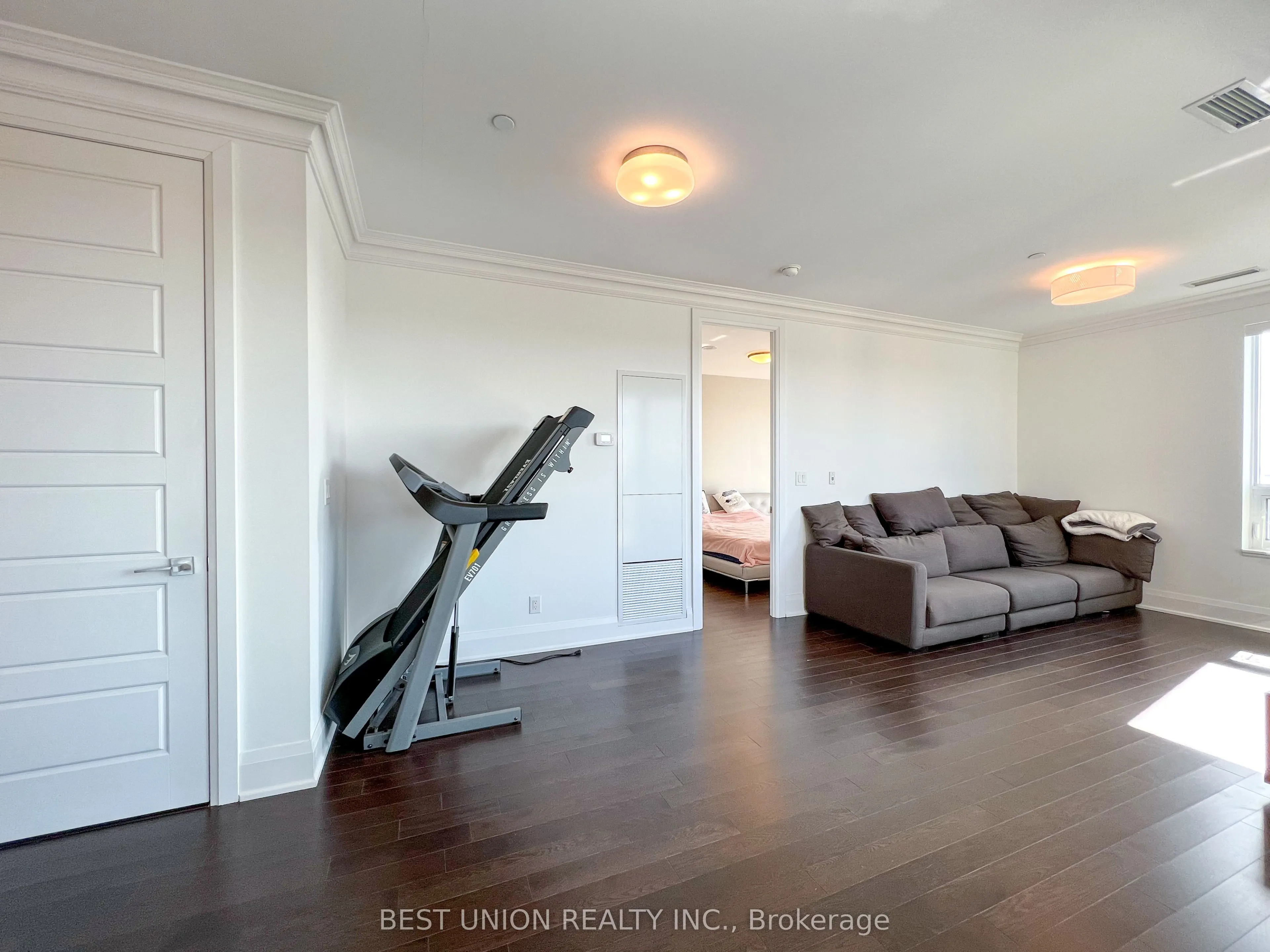 18 Uptown Drive, #RG08