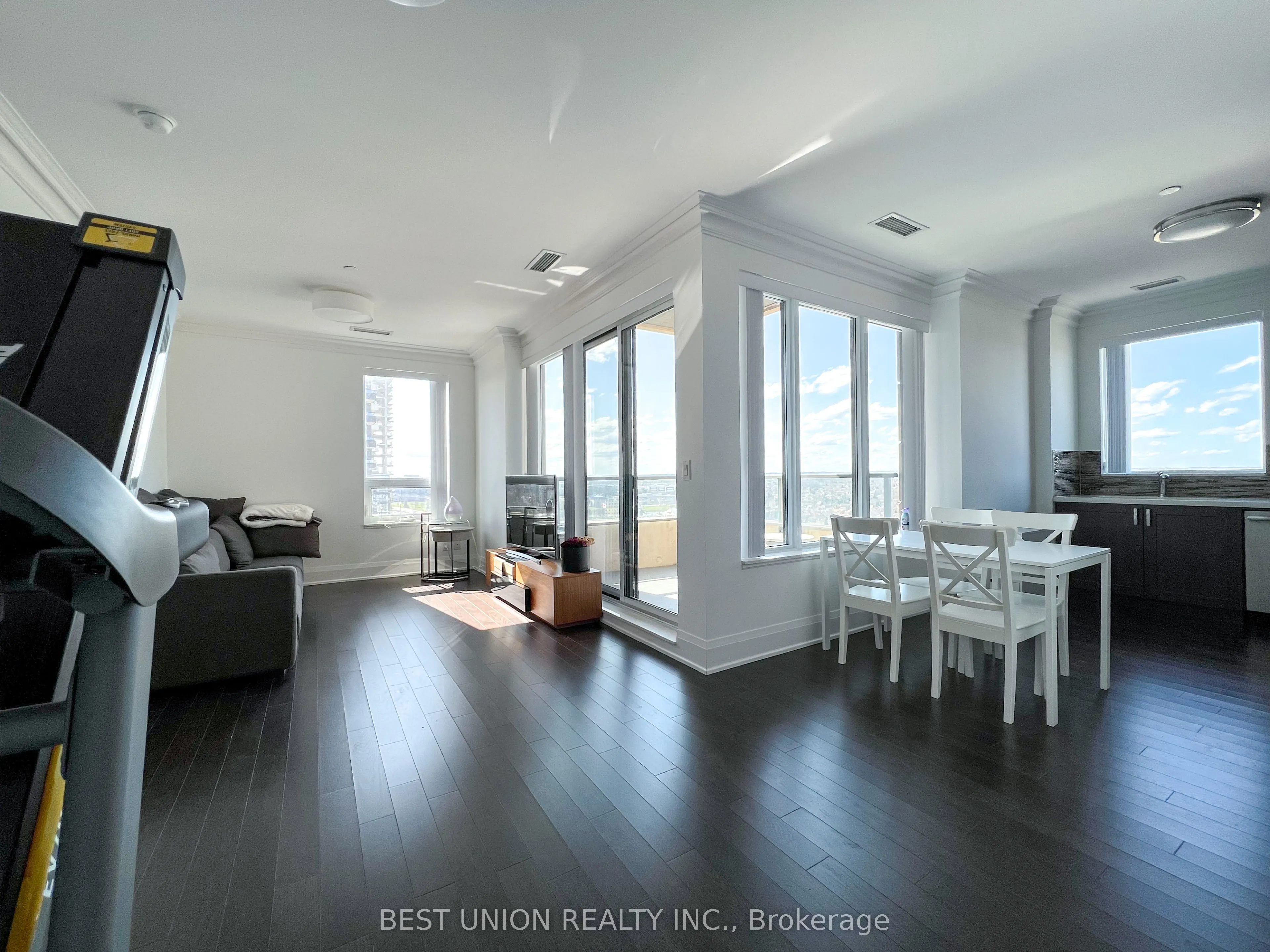 18 Uptown Drive, #RG08