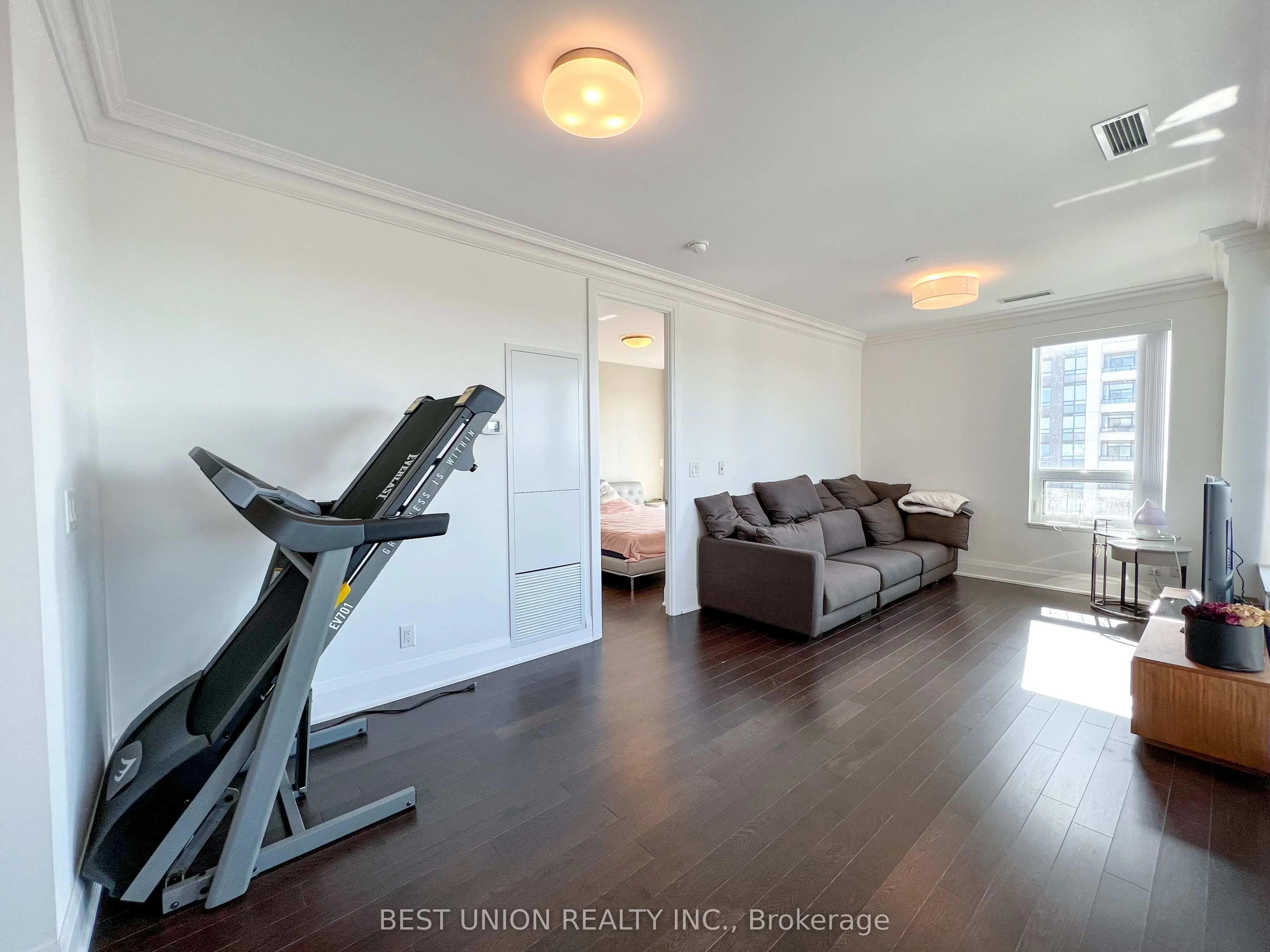 18 Uptown Drive, #RG08