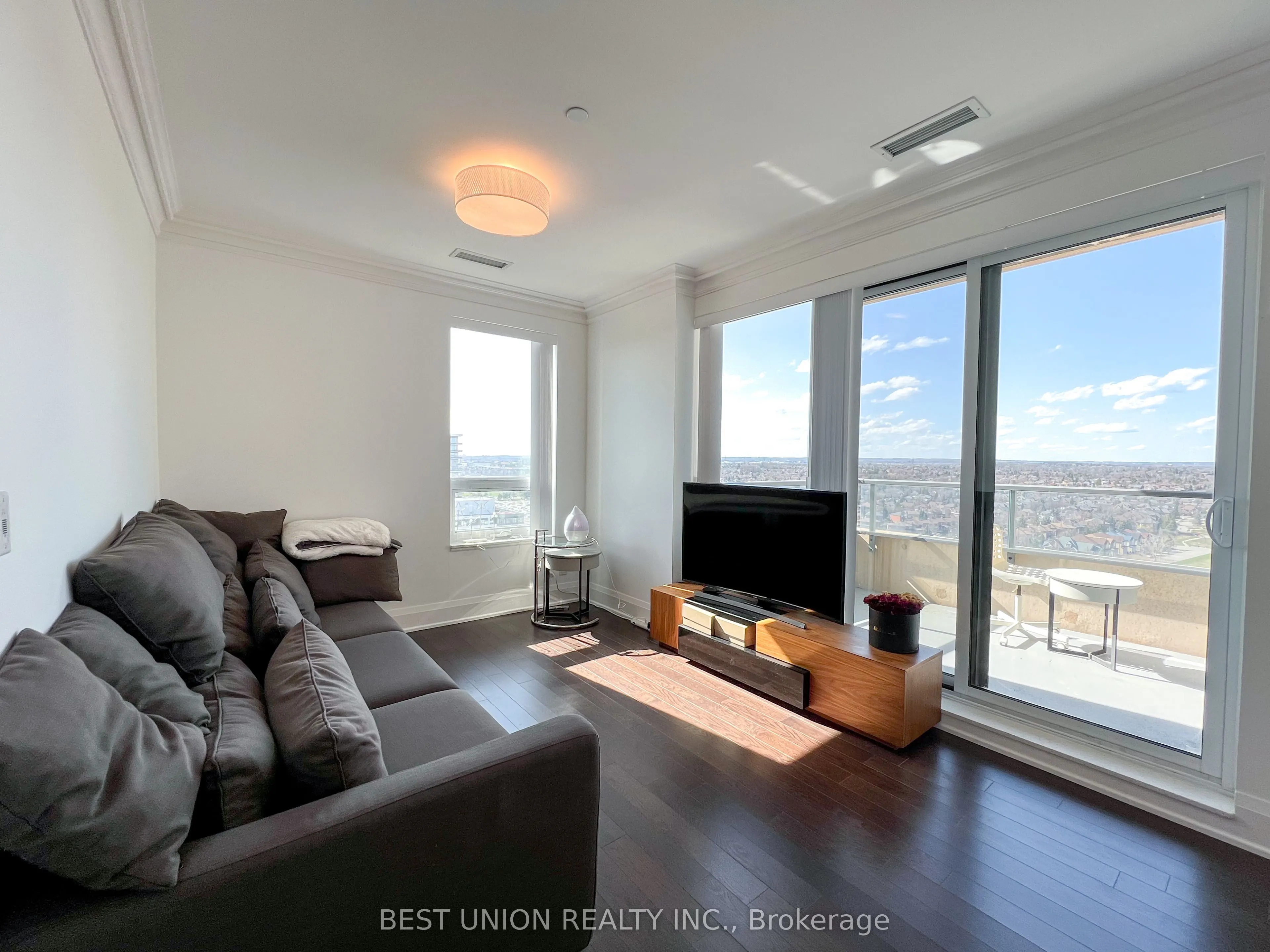 18 Uptown Drive, #RG08