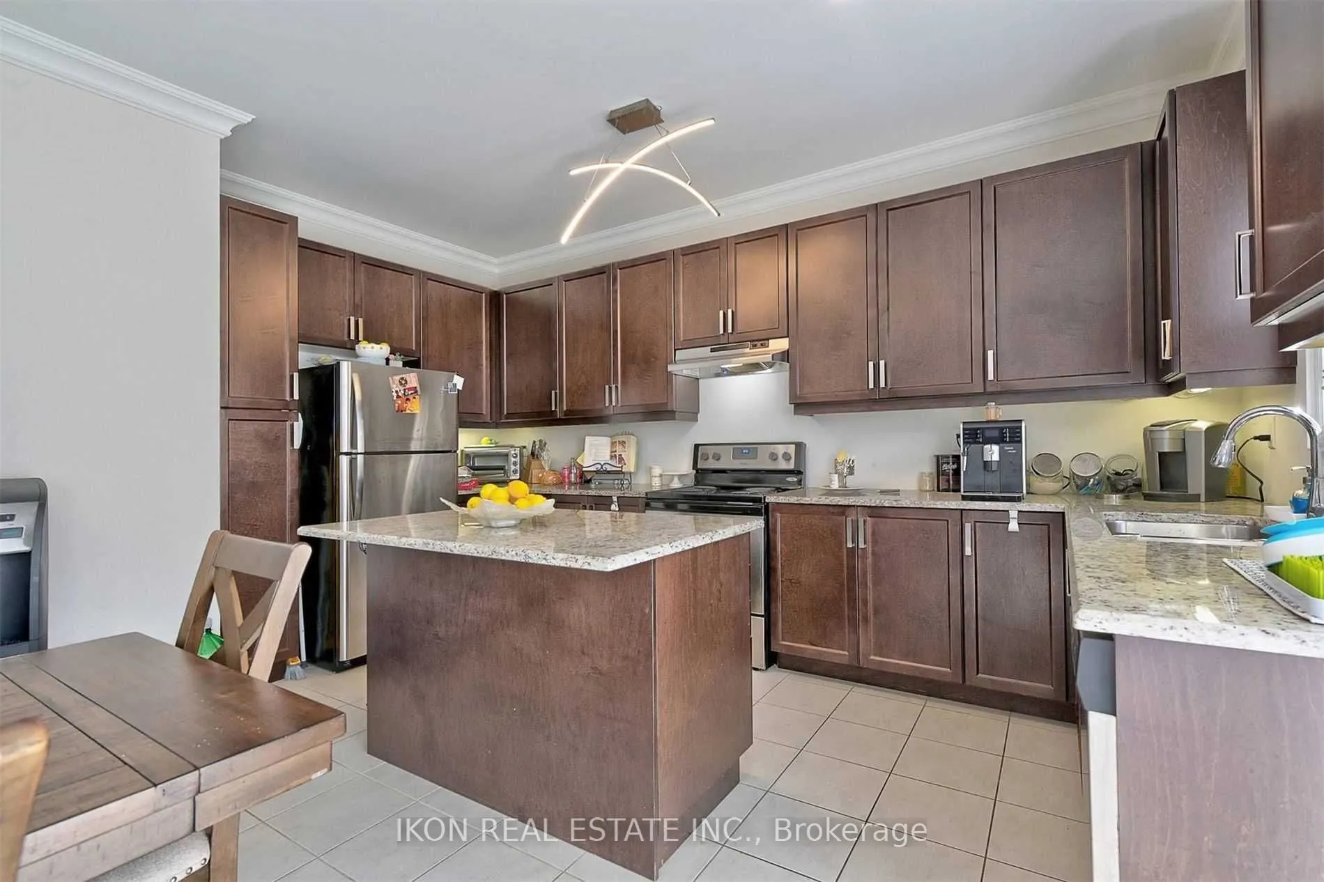 49 Walter English Drive
