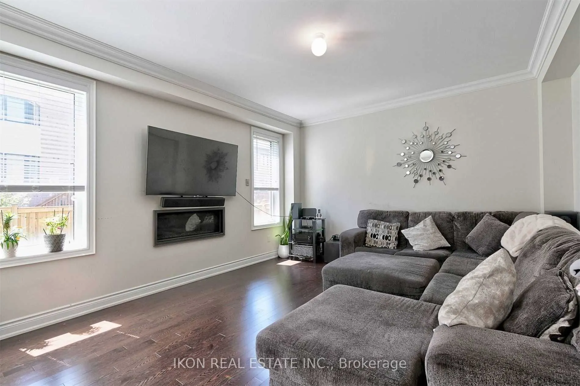 49 Walter English Drive