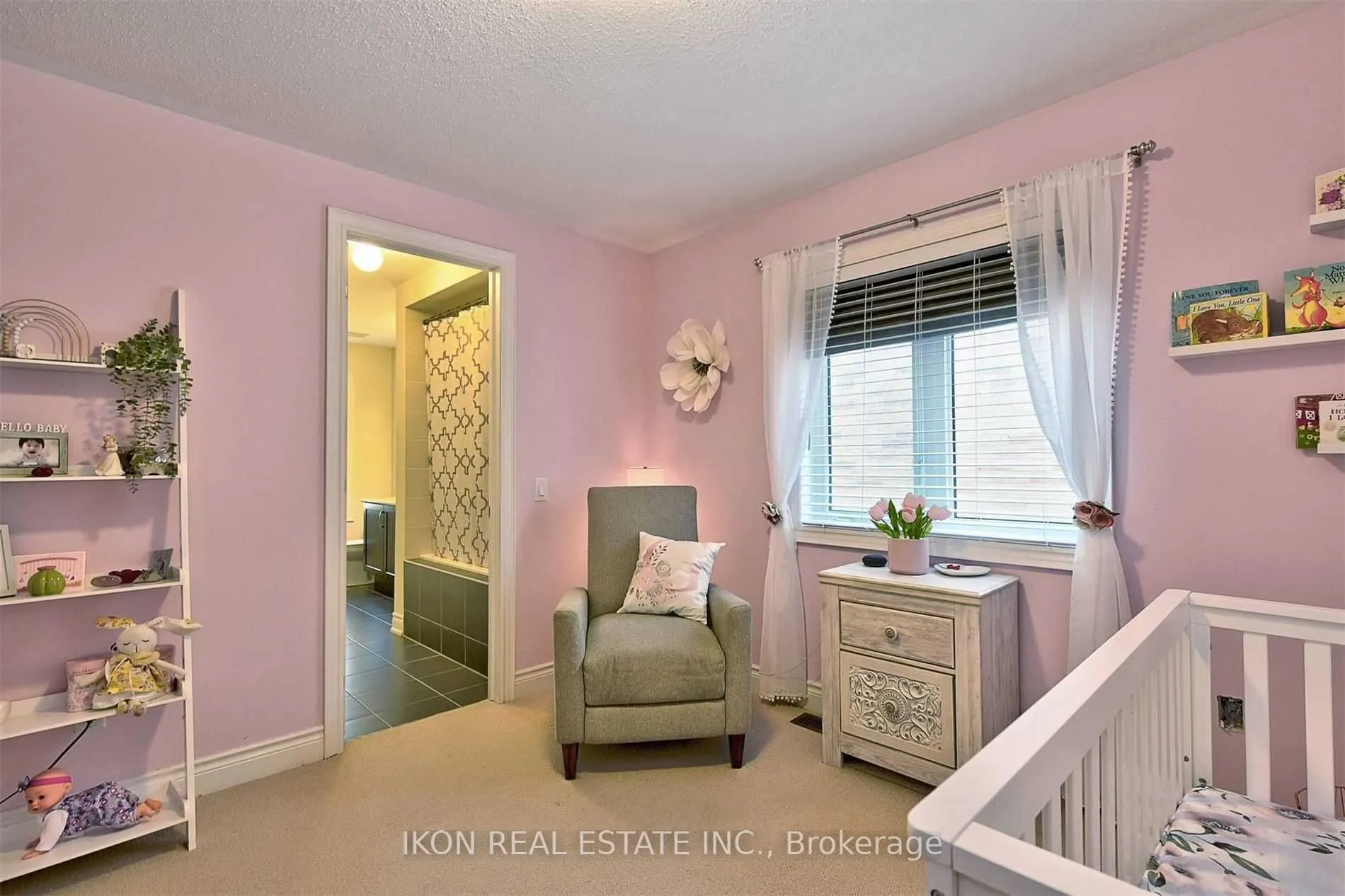 49 Walter English Drive