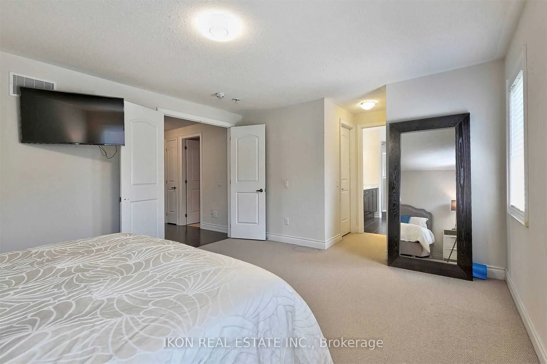 49 Walter English Drive