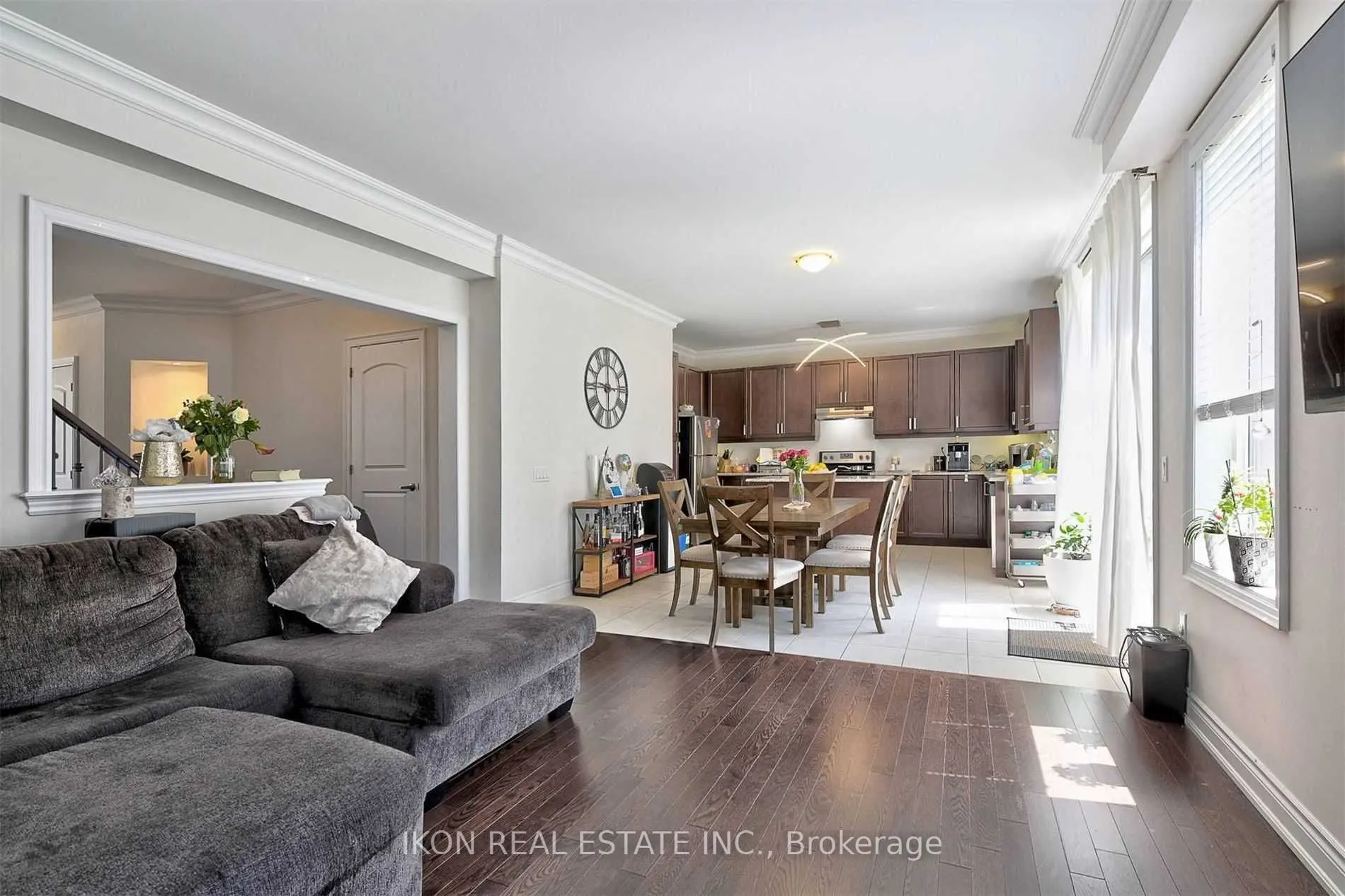 49 Walter English Drive