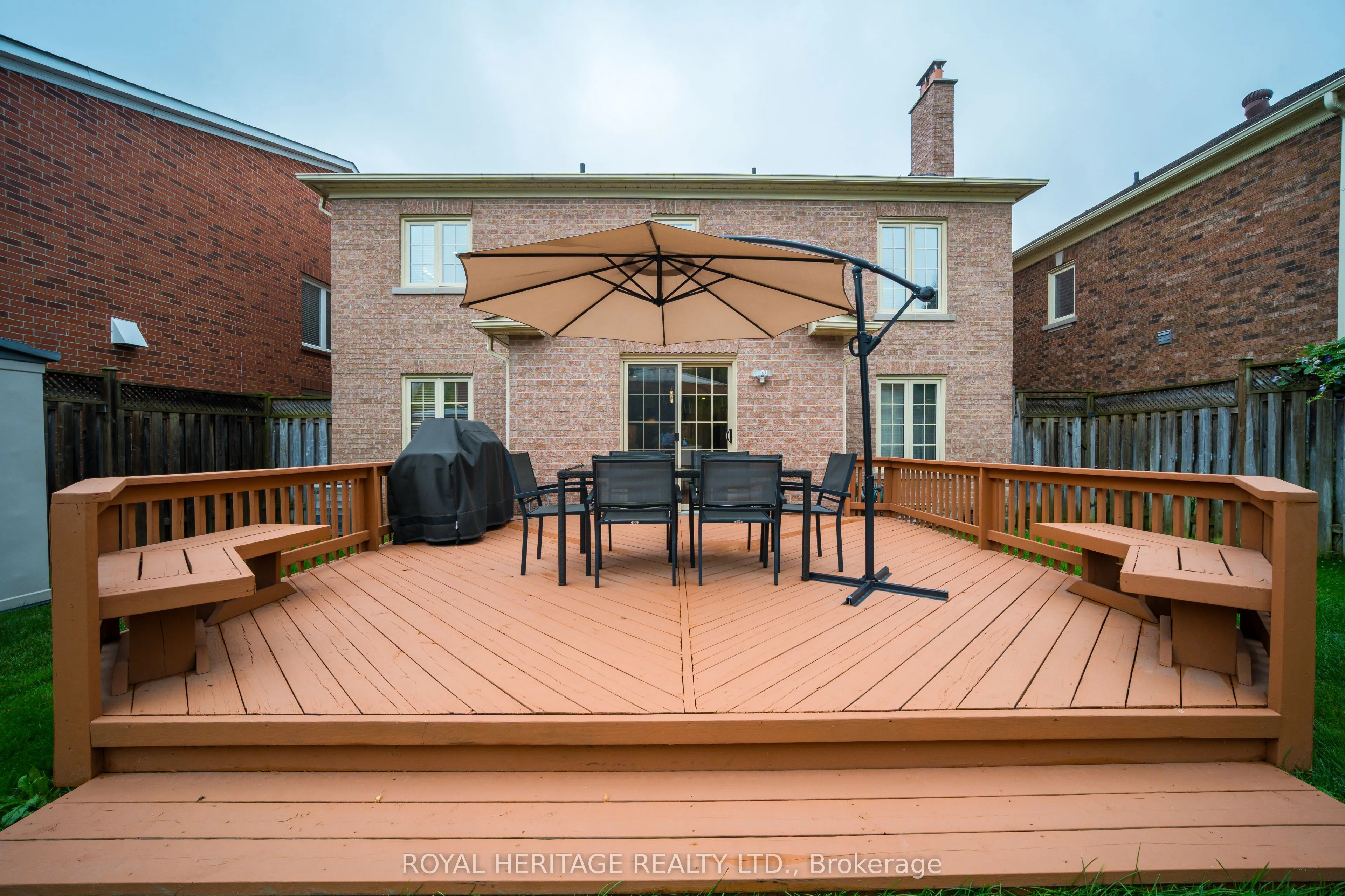 16 Cowles Court