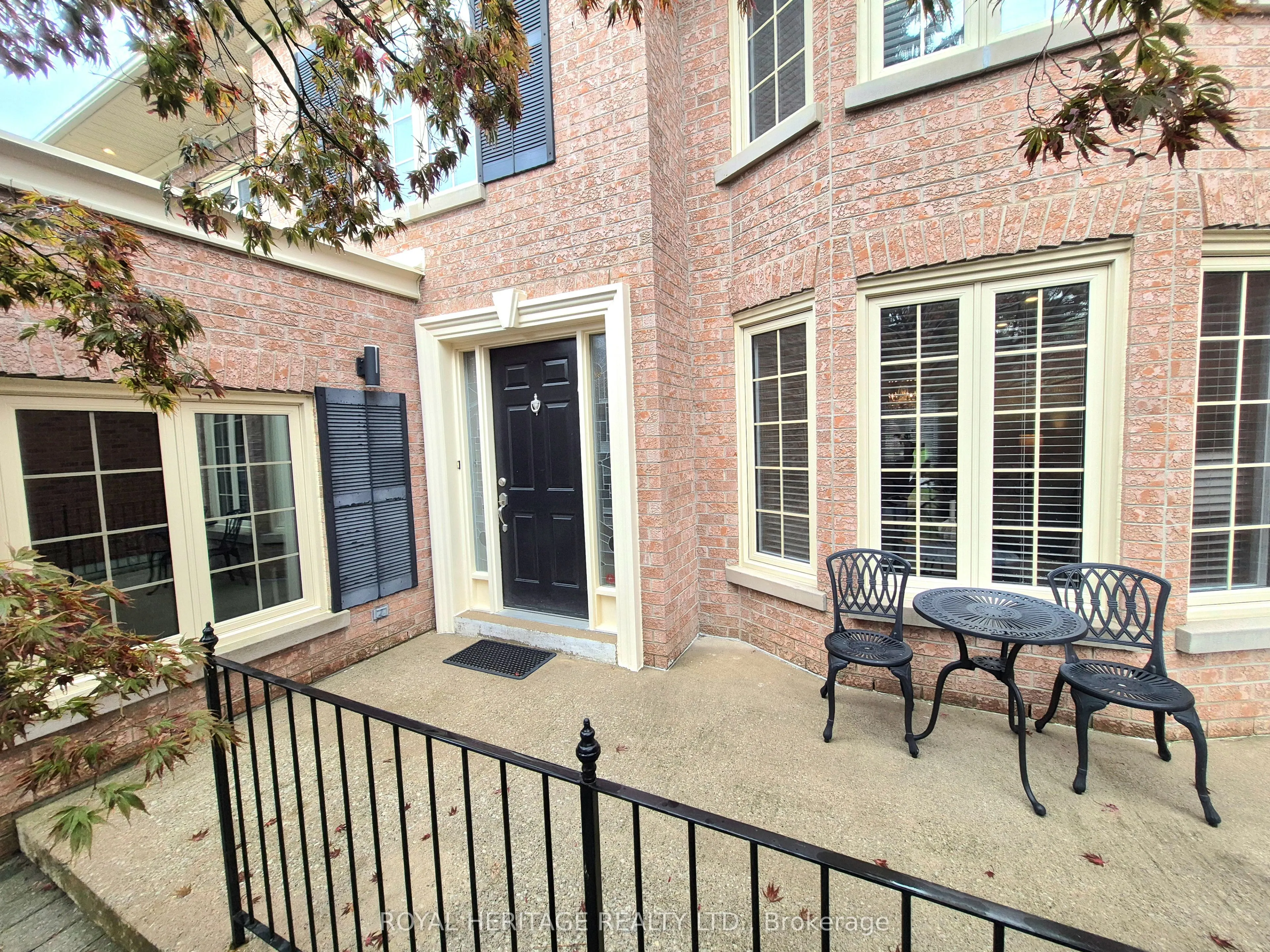16 Cowles Court
