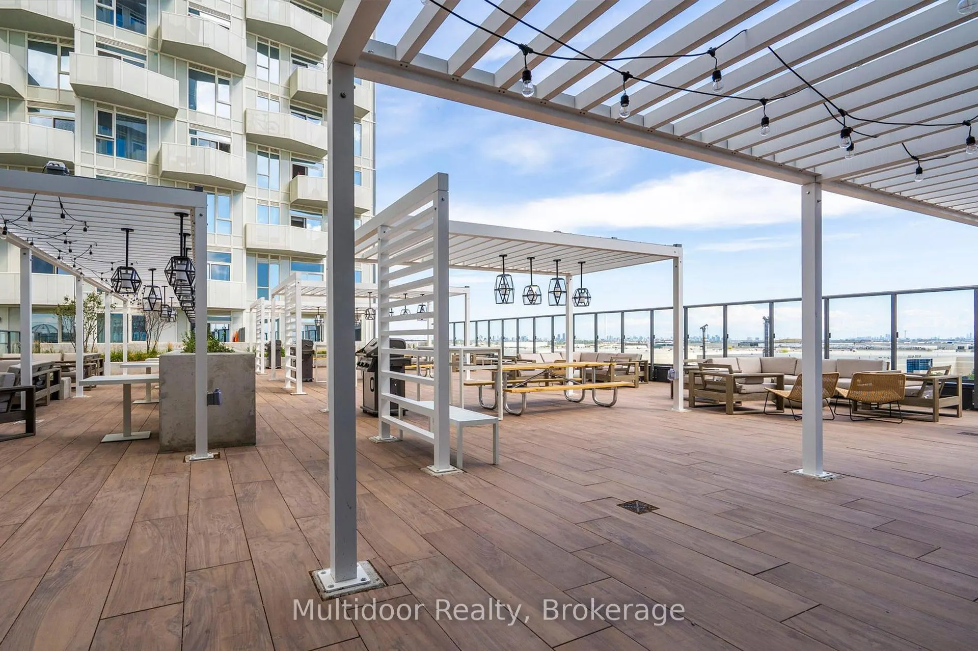 10 Abeja Street, #2417
