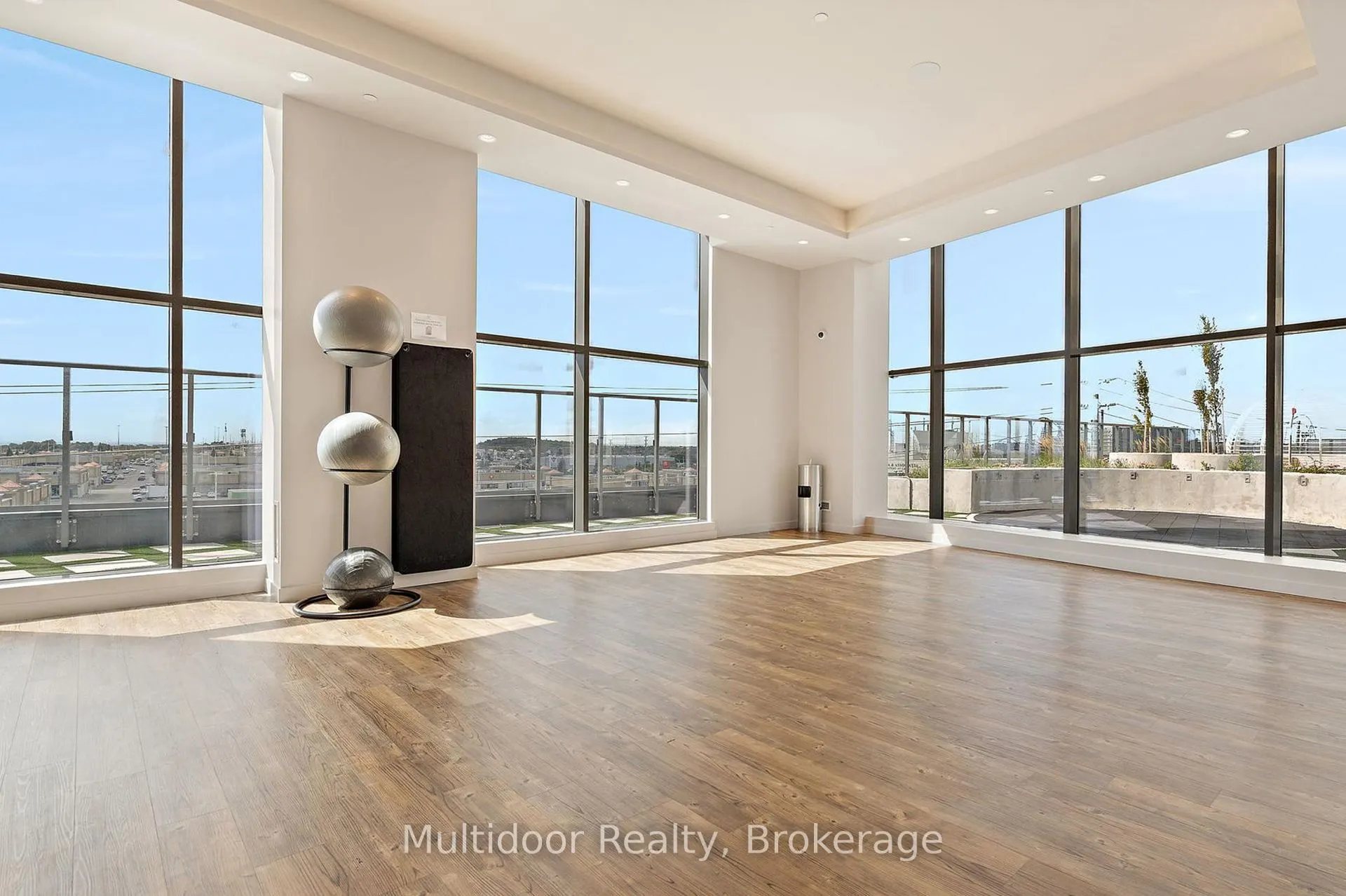 10 Abeja Street, #2417