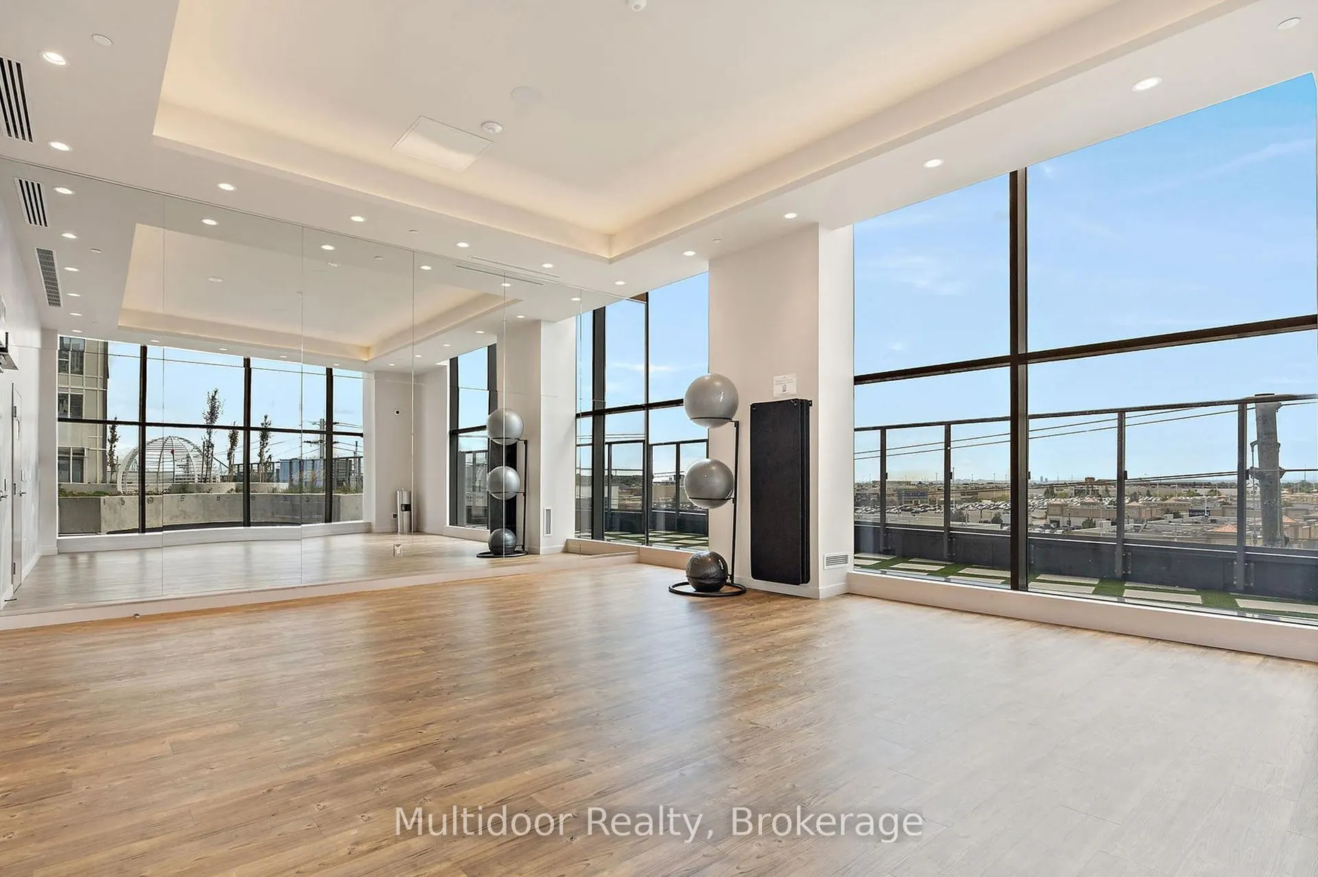 10 Abeja Street, #2417