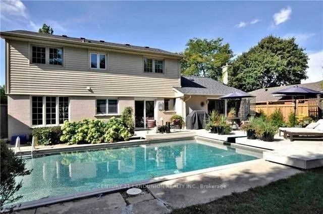 71 Stoddart Drive