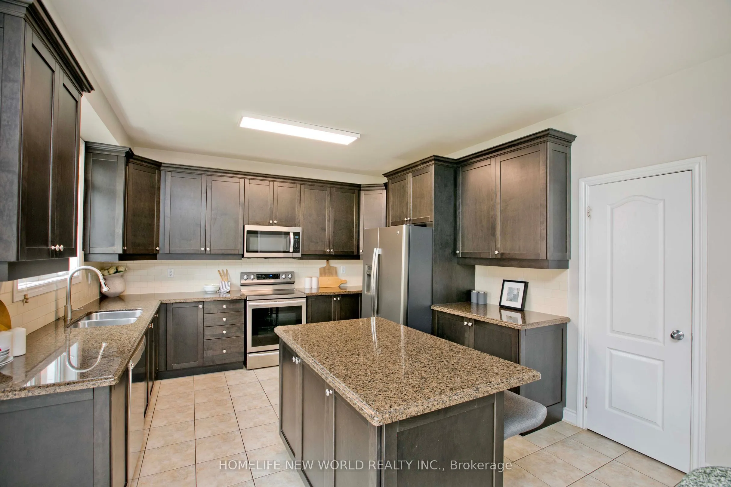 1015 Ralston Crescent
