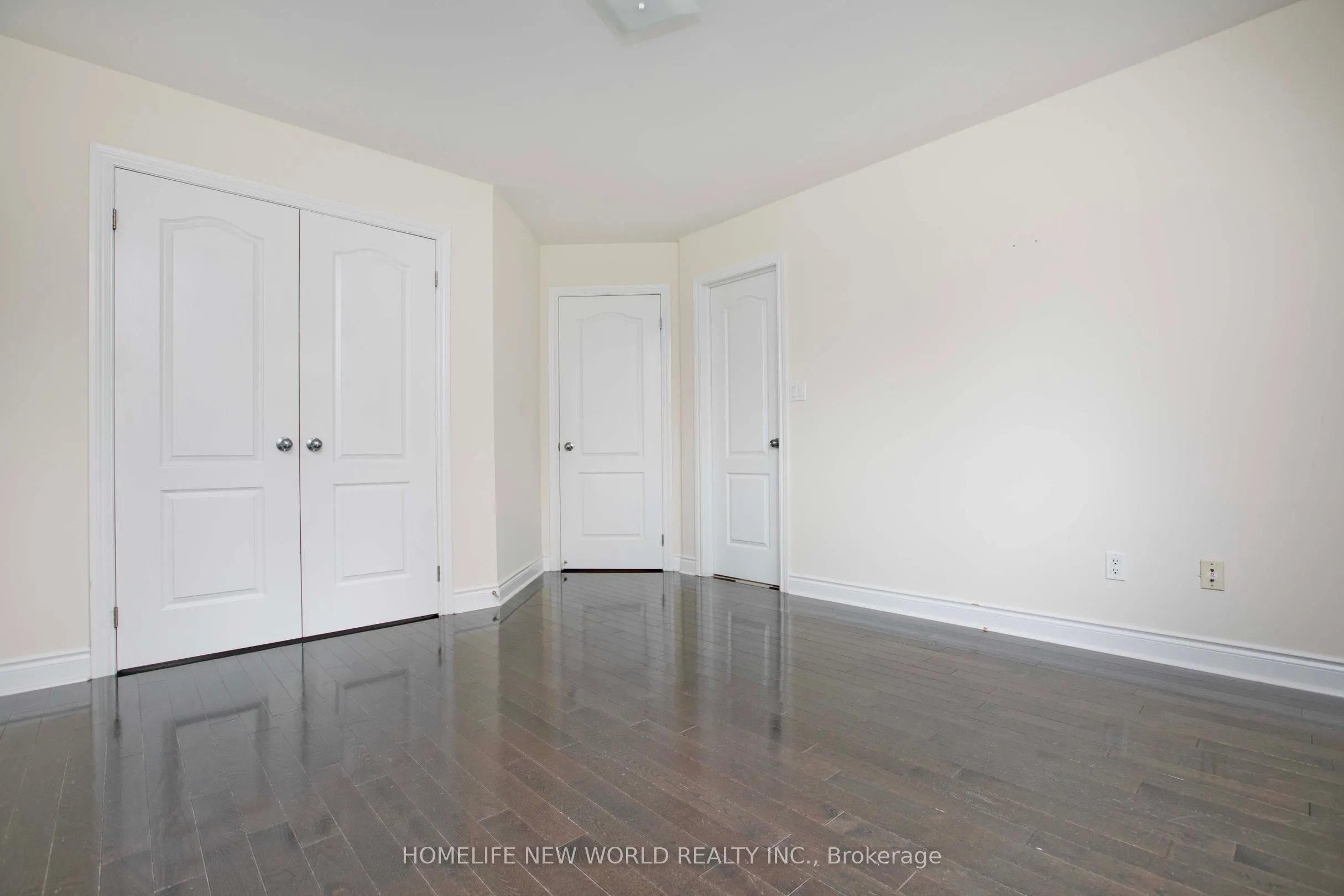 1015 Ralston Crescent