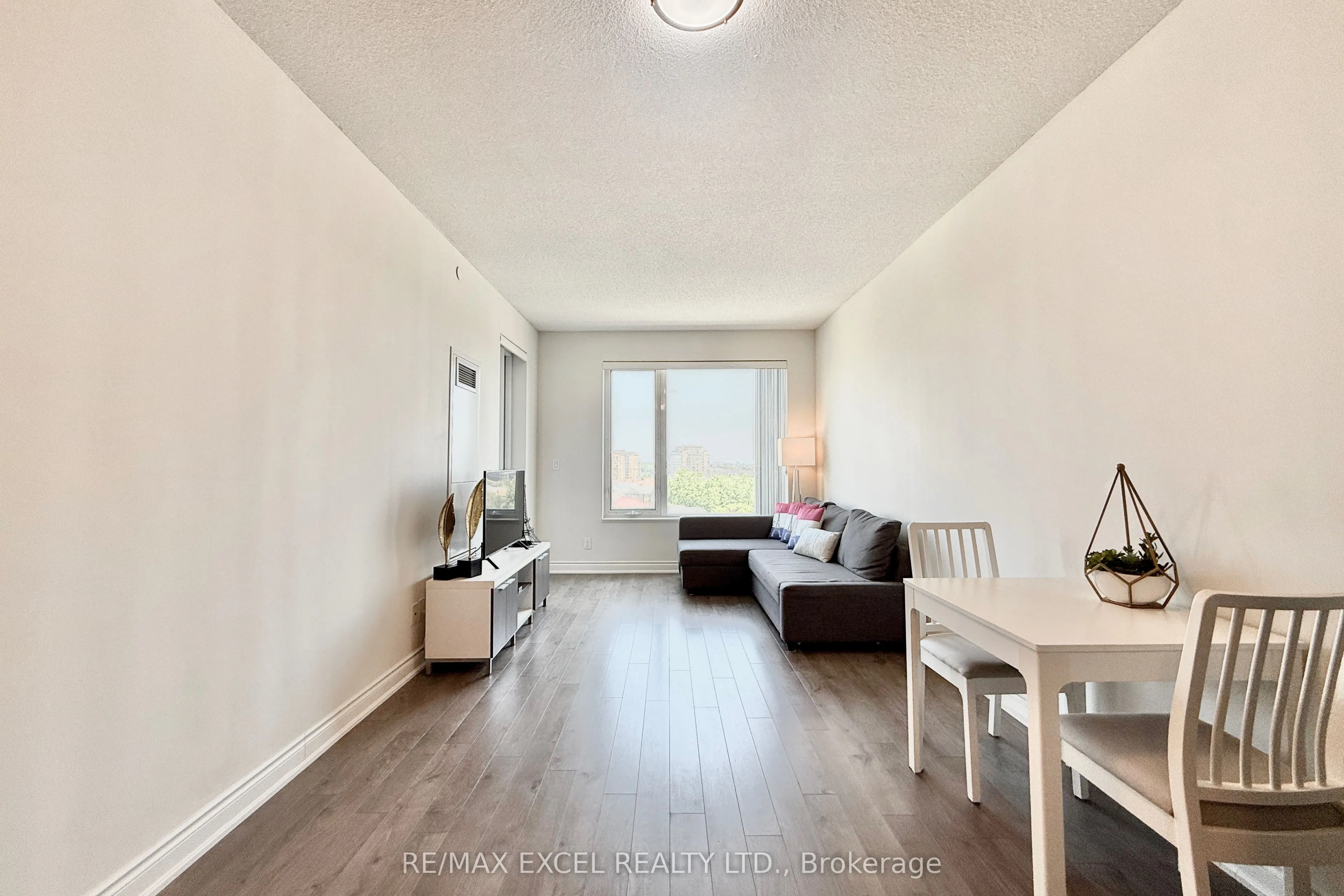 325 South Park Road, #1018