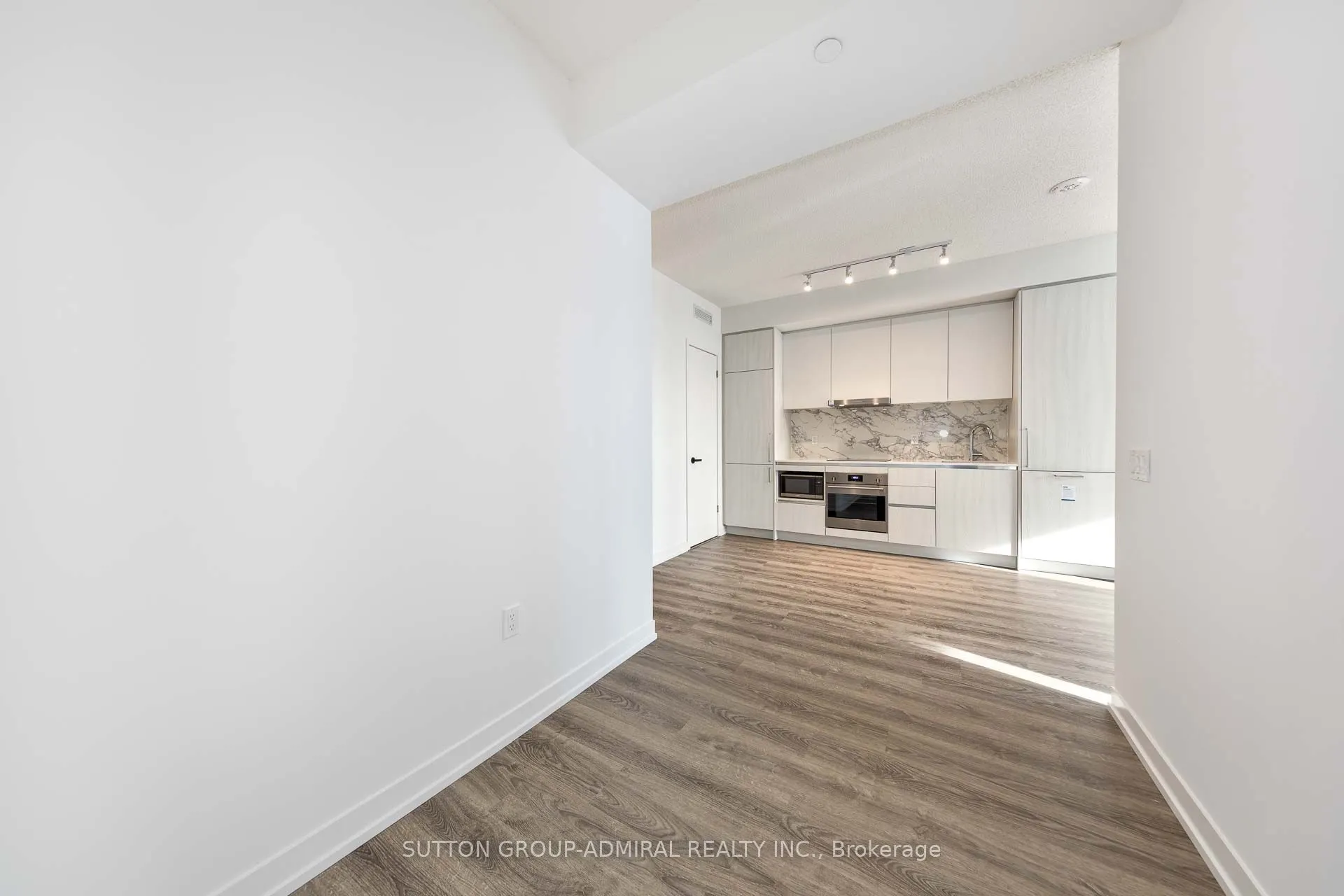 195 COMMERCE Street, #4210