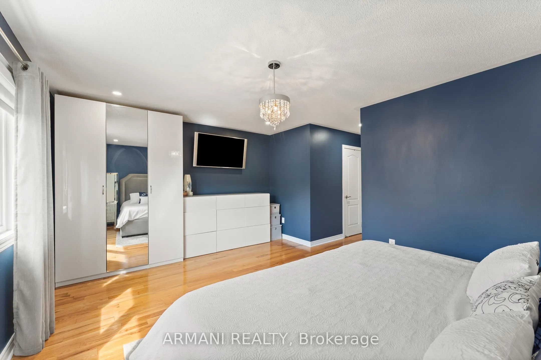 44 Alex Black Street