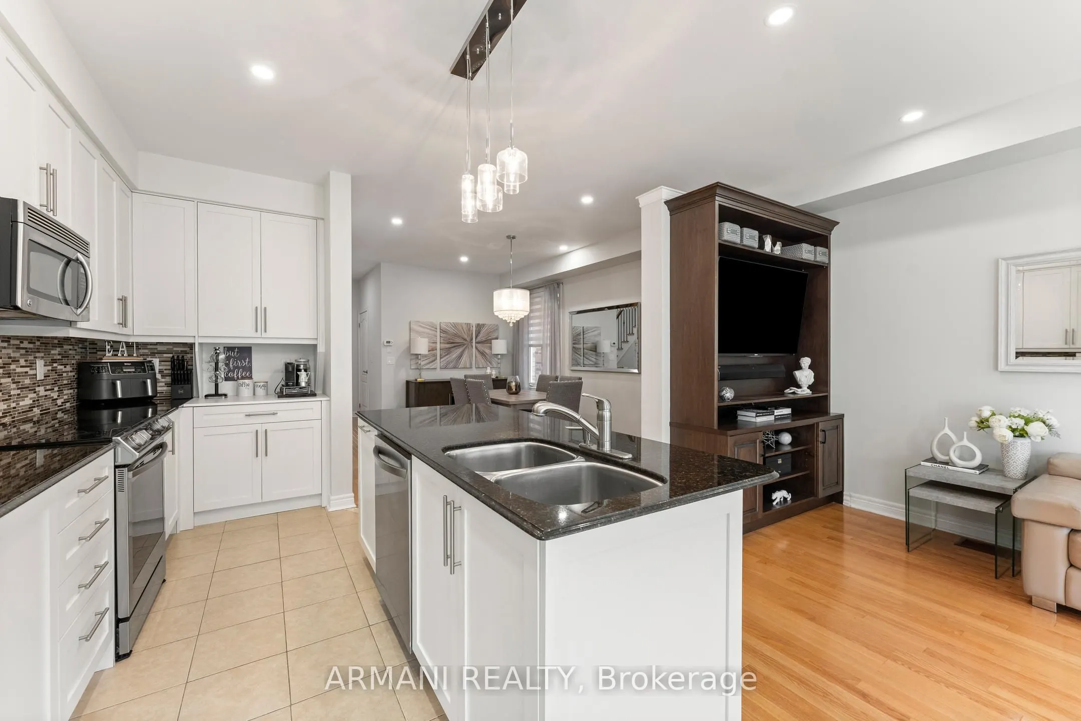 44 Alex Black Street
