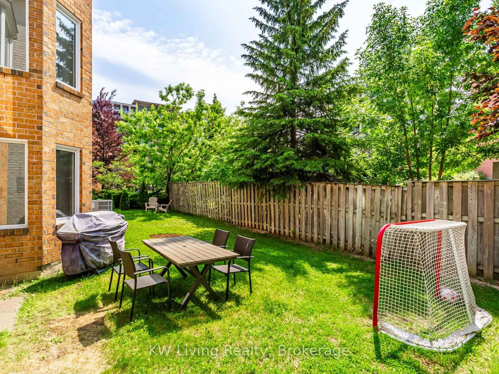 98 Leitchcroft Crescent