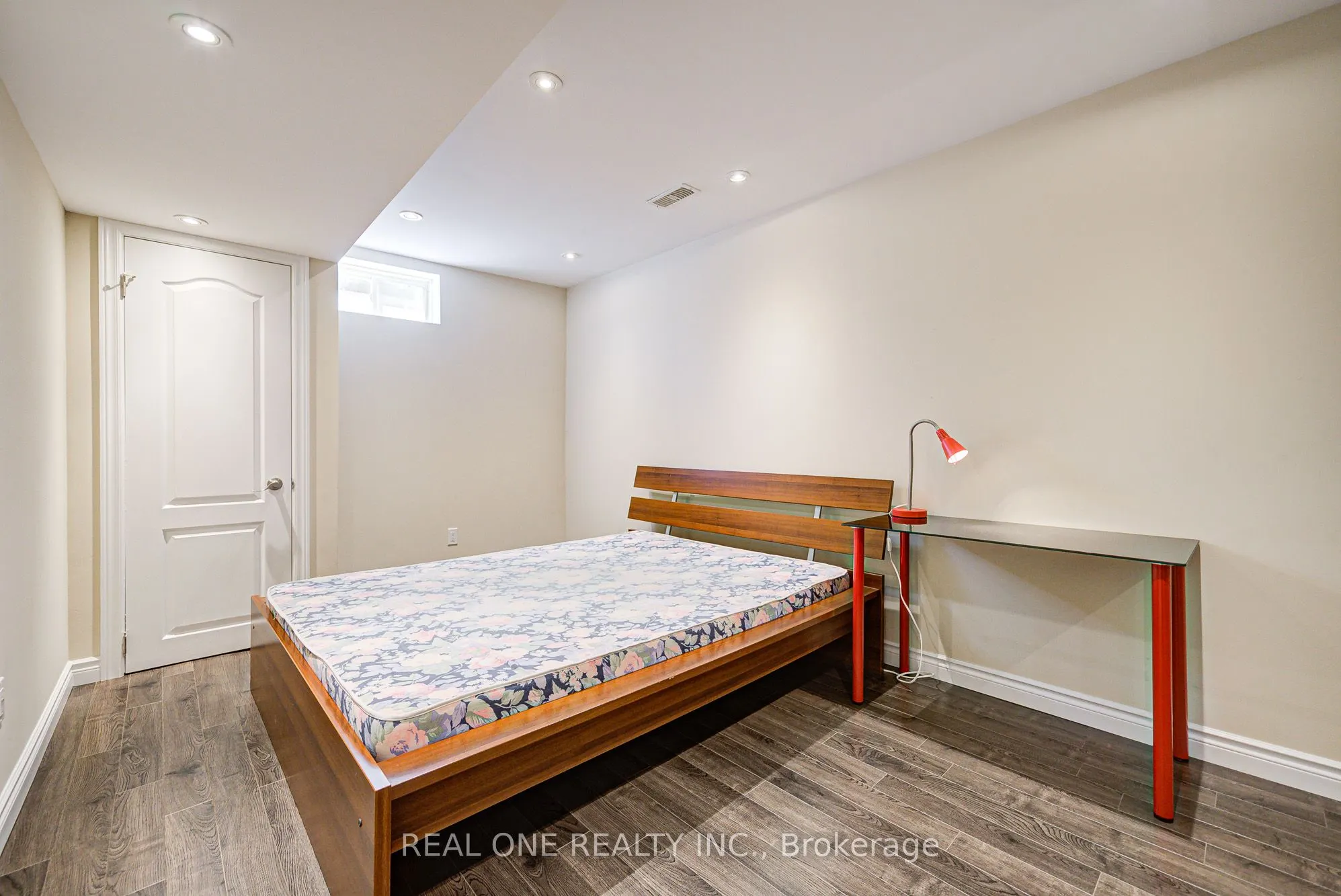 35 Ridgecrest Road
