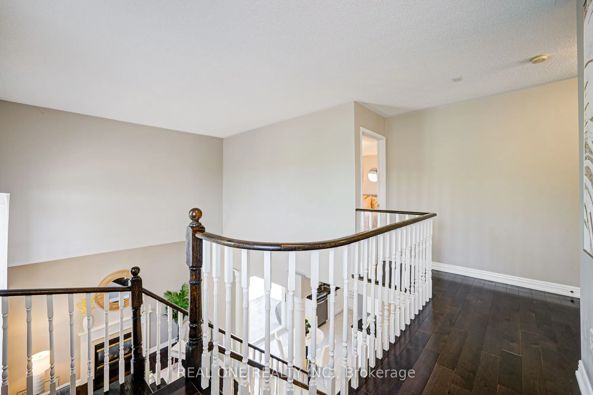 35 Ridgecrest Road