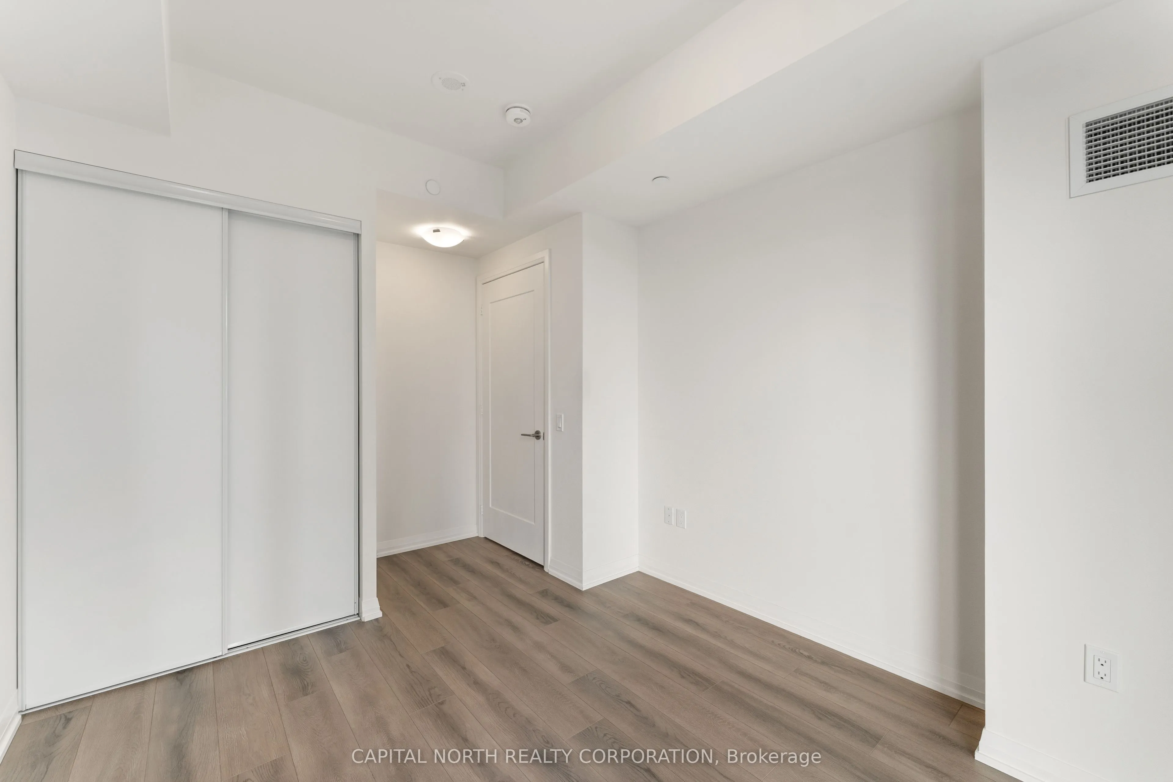 9000 Jane Street, #815