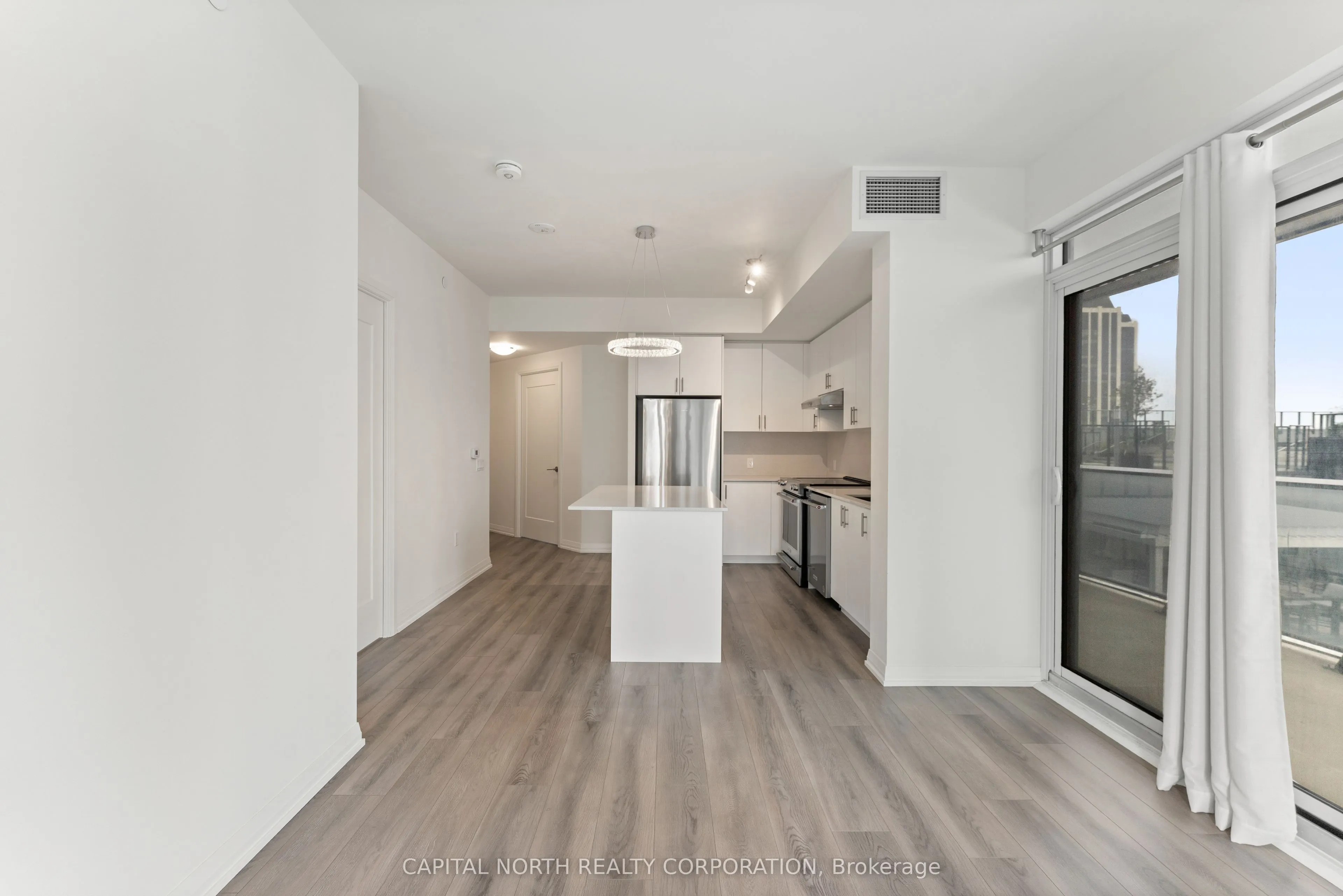9000 Jane Street, #815