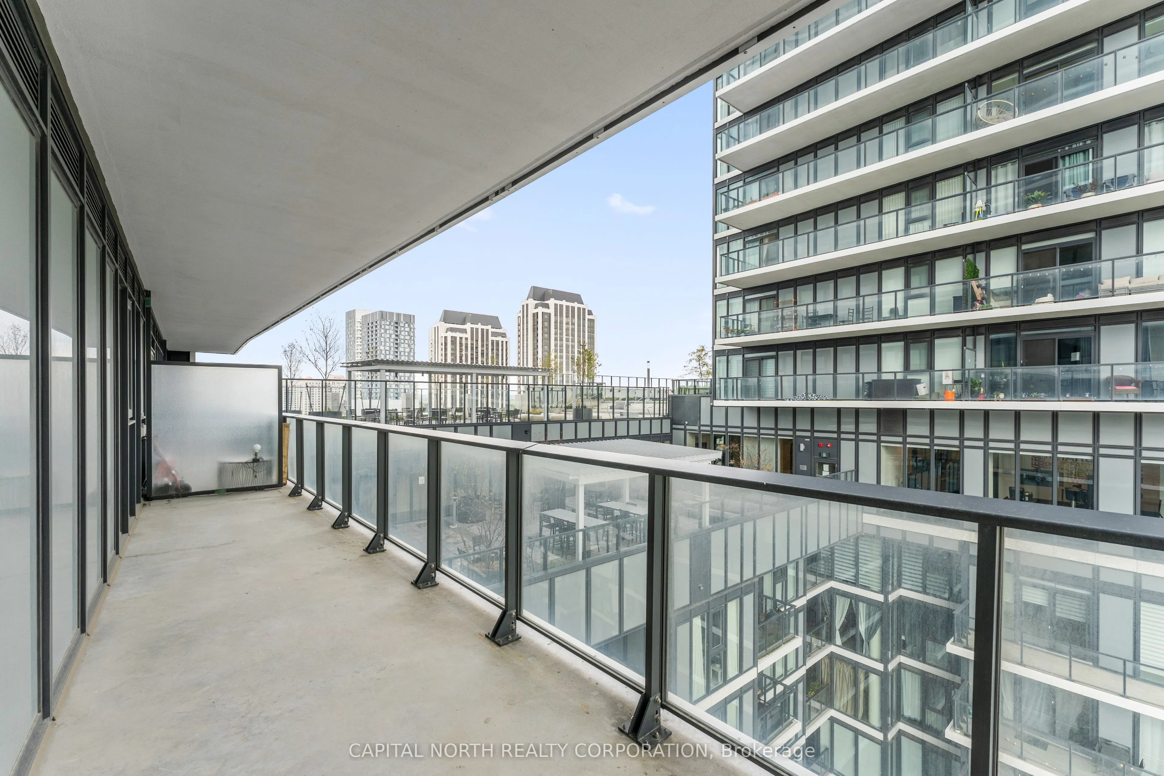 9000 Jane Street, #815