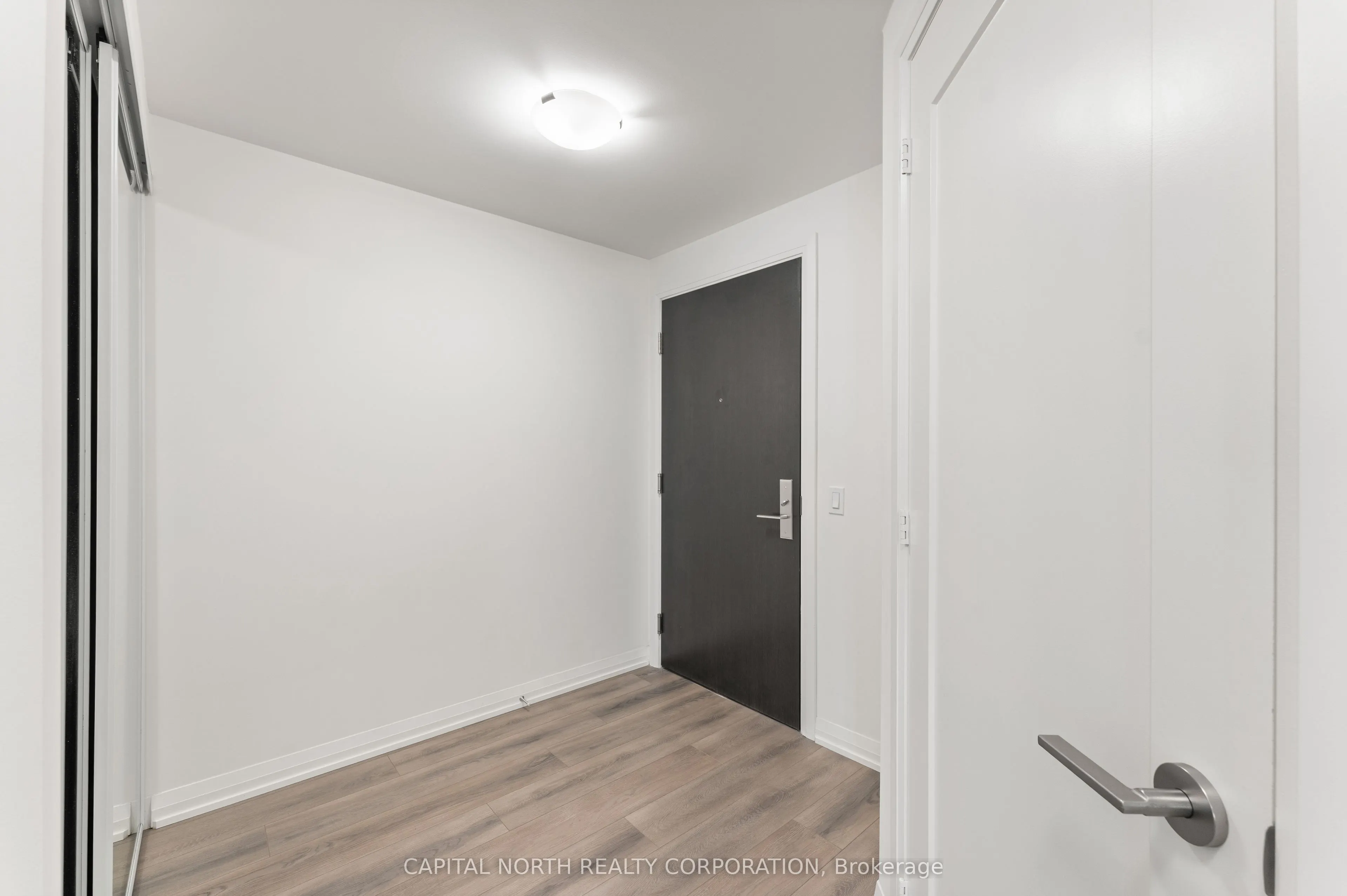 9000 Jane Street, #815