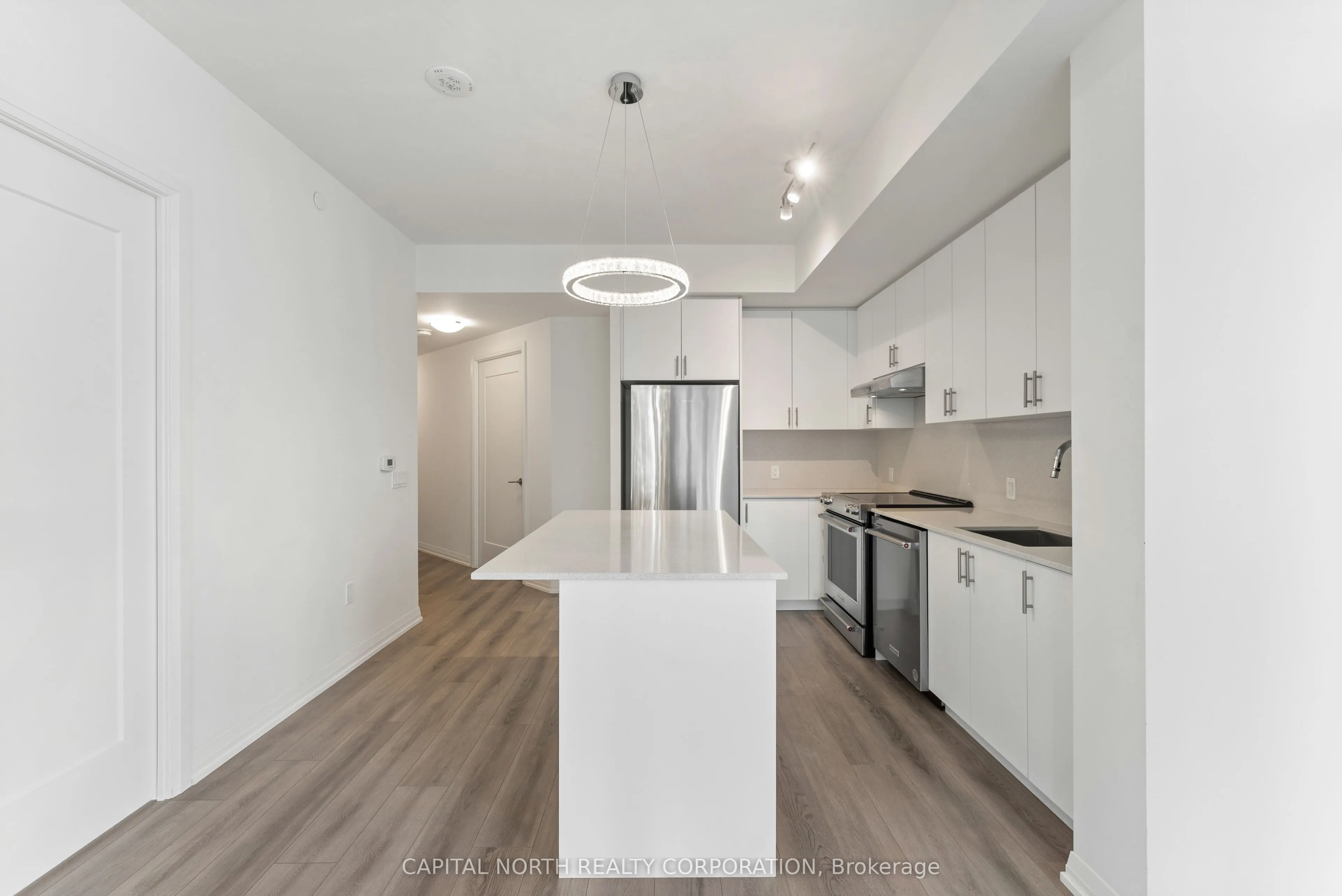 9000 Jane Street, #815
