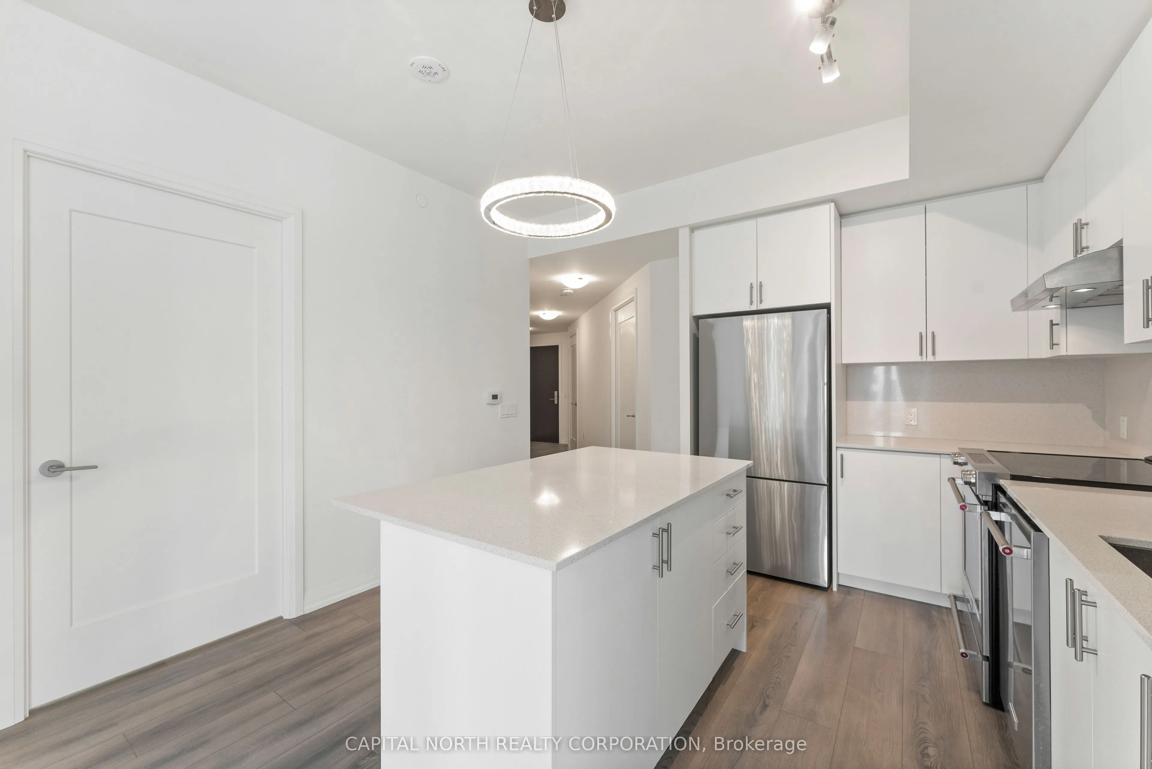 9000 Jane Street, #815