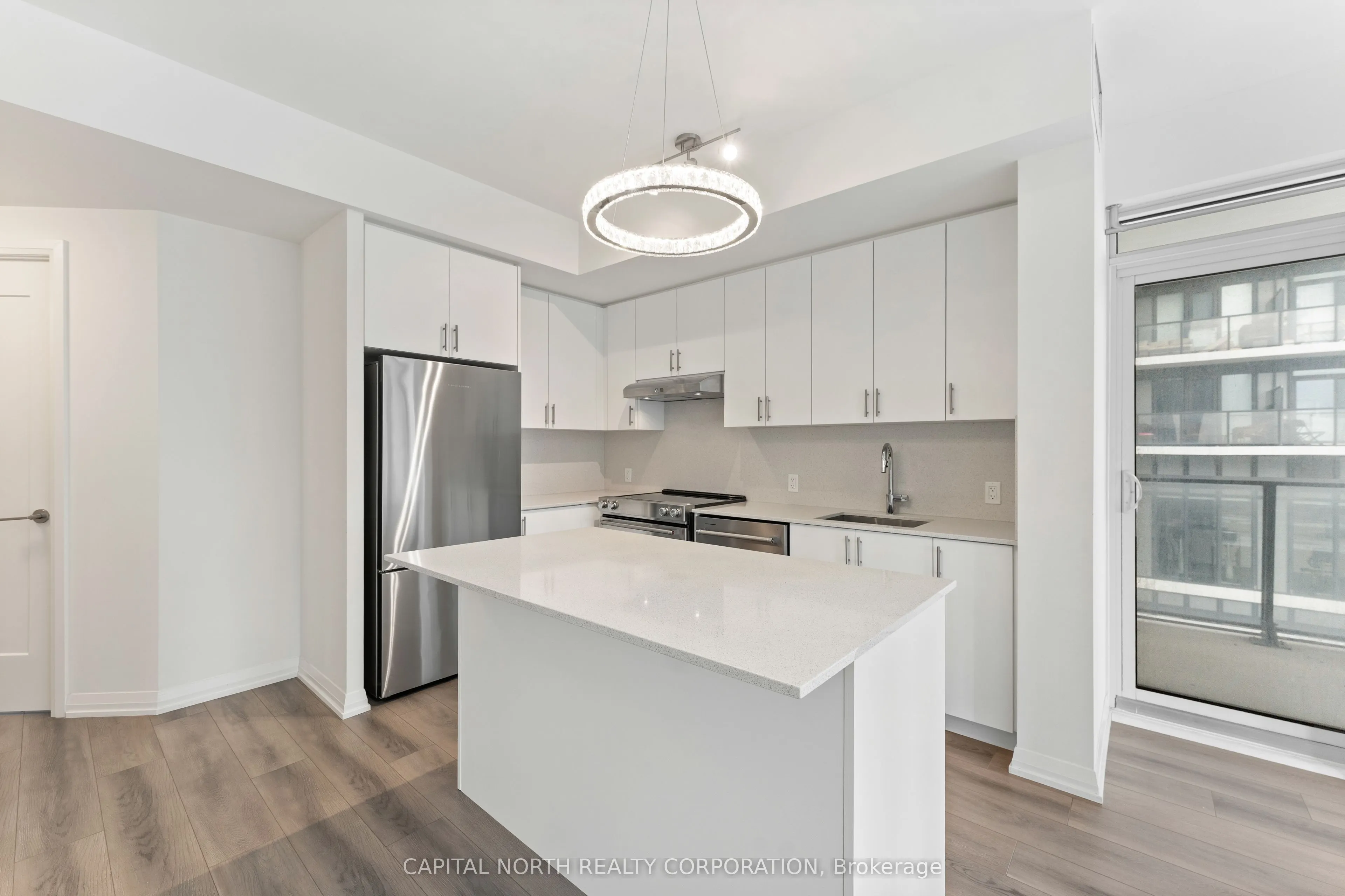 9000 Jane Street, #815